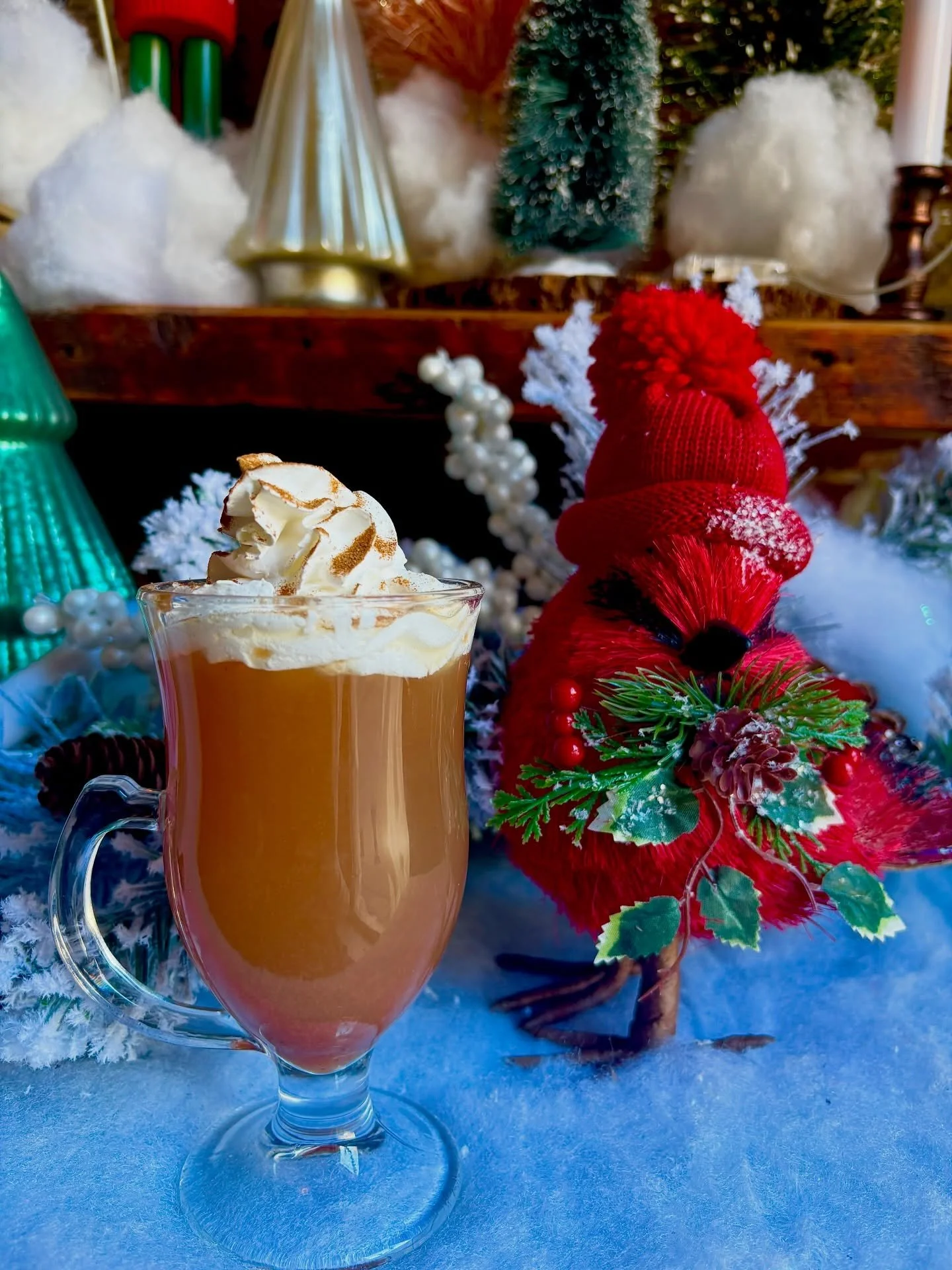 Apple Butter Burn 🥃 
Made with apple butter, apple brandy, cinnamon, paired with reposado tequila or Irish whiskey 
Save this for later, see you soon!