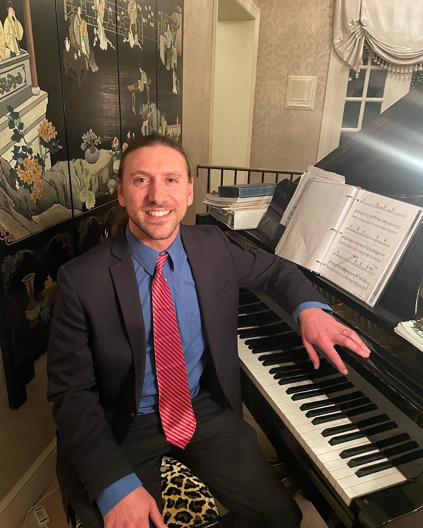 A client hired me to play at her Christmas party.  I did a bunch of Christmas music during the cocktail hour and dinner.  We even had a sing along afterward, complete with &ldquo;The Twelve Days of Christmas&rdquo;. What a fun night!