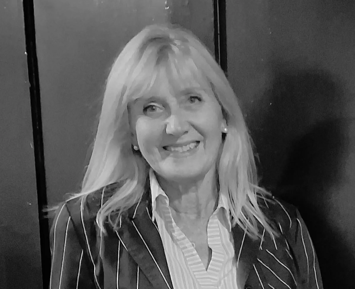 Elspeth Salmon as<em>𝗟𝗶𝗰𝗸 𝗠𝗲-𝗕𝗶𝘁𝗲 𝗠𝗲 / 𝗲𝗻𝘀𝗲𝗺𝗯𝗹𝗲</em>