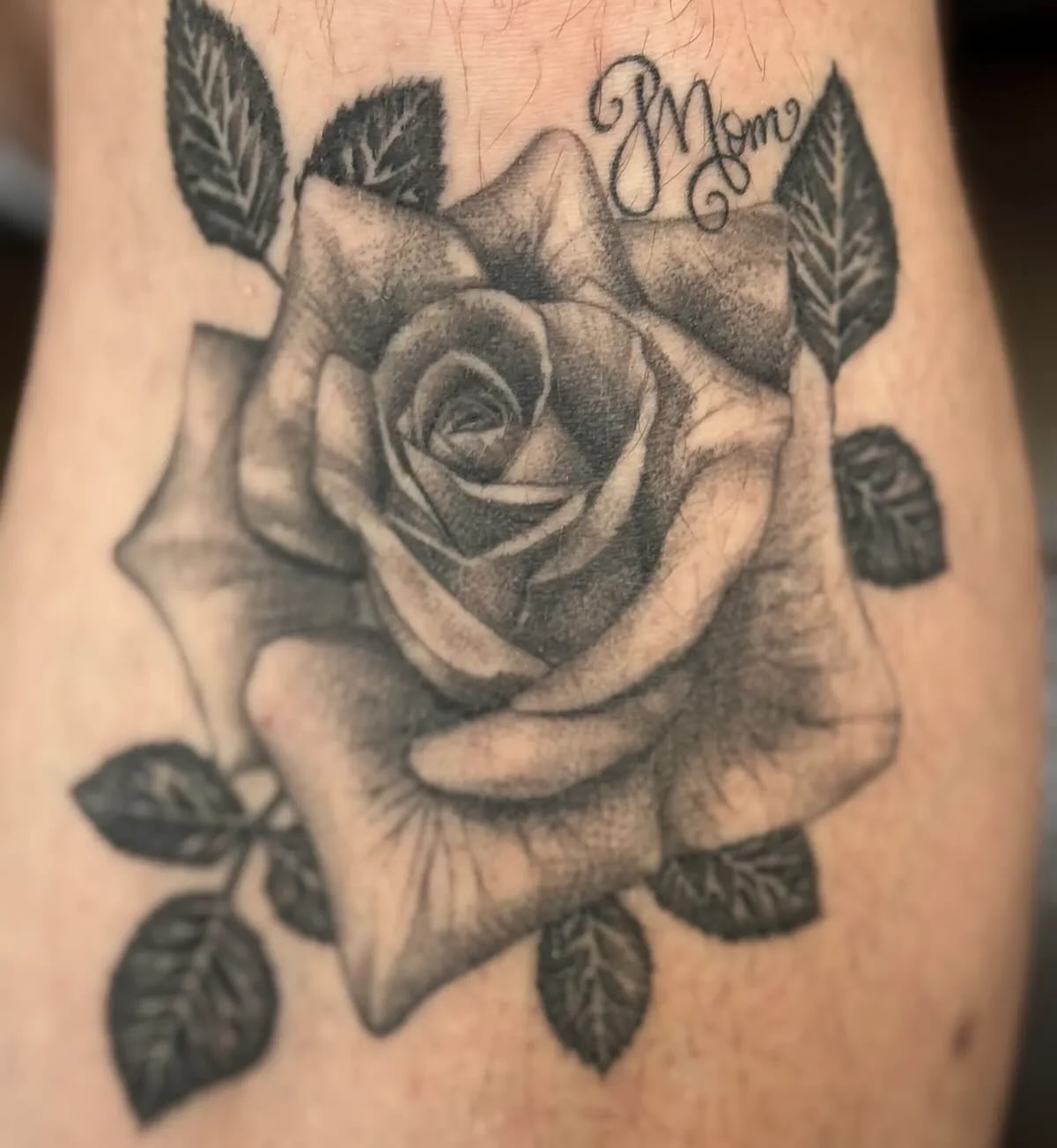 Healed photos, no touch ups 😍 the last photo is fresh. I love seeing how my work settles in on my clients 👌🏻 thank you Lonnie for taking such good care of this rose #finelinetattoo #painterlytattoo #supportgoodtattooing  #thebesttattooartists #tat