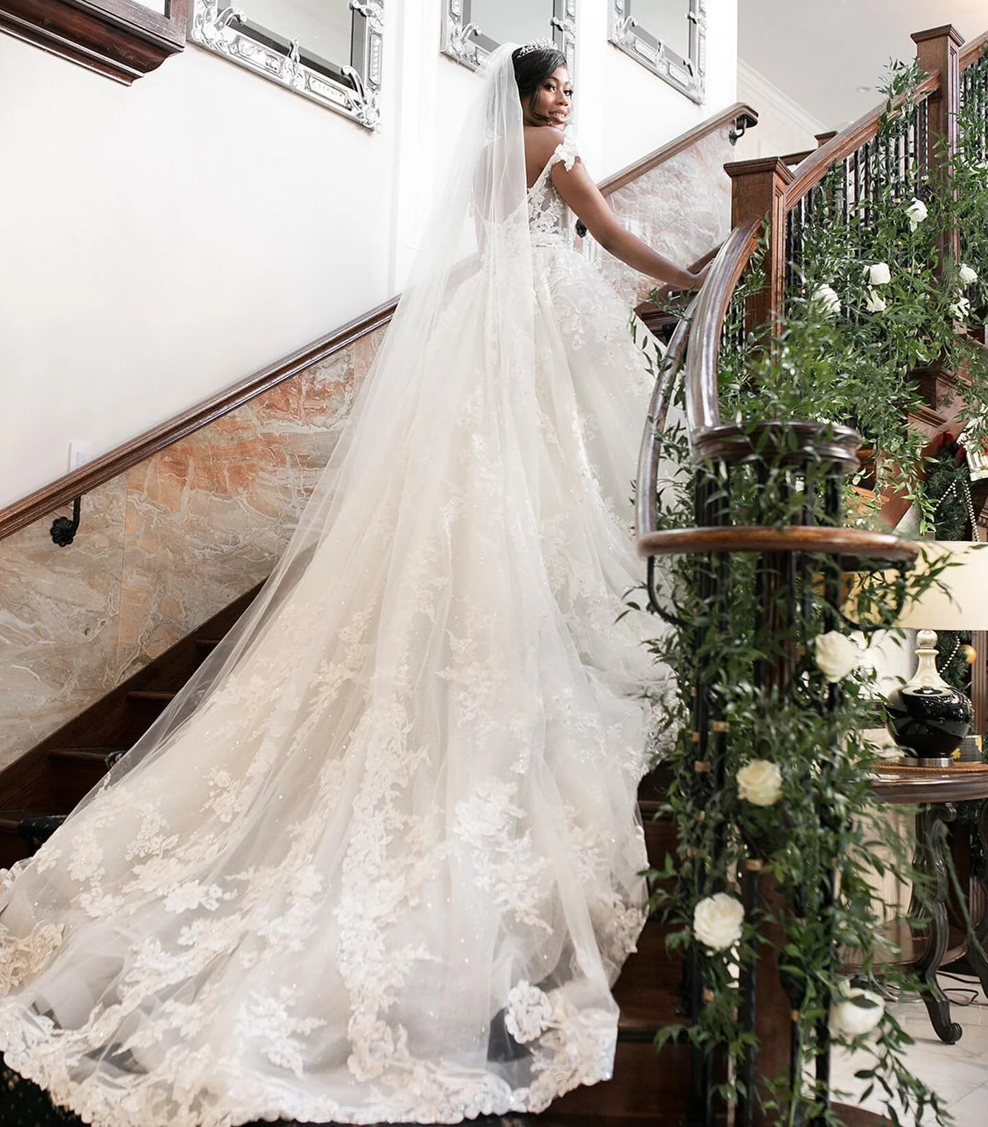 Oh the D R A M A ✨
This dress + staircase + Emely 
First look goals ❤️

✨ 01.02.21 &mdash; Emely &amp; Allan ✨

Event Planner &amp; Design: @eventsbylarisamarie 
Venue: @giorgioscaterers 
Flowers: @oliviahoward_designs 
Photographer: @derek.kphotography 
Videographer: @vengofilms 
Dress: @bridalreflectionsny 
Make-up: @tanayajmakeup 
&mdash;&mdash;&mdash;&mdash;&mdash;&mdash;&mdash;&mdash;&mdash;&mdash;&mdash;&mdash;&mdash;&mdash;
#weddingday #weddingdayready #nycwedding #firstlook #staircasedecor #floraldesign #weddingfloraldesign #nycflorist #bridetobe #2021bride #weddinggreenery #nycweddingphotographer #weddingplanner #flowermagic