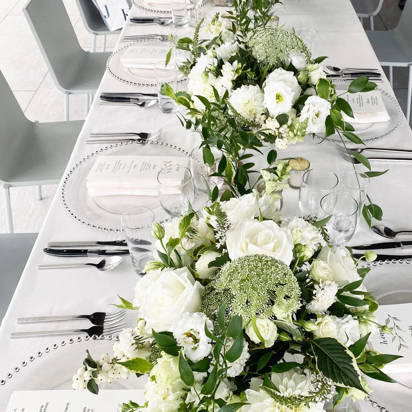 Ready for more of these lush tablescapes! 
Throwback to September 3rd from a beautiful wedding at the NoMo Penthouse 🤍
✨It was such a pleasure to work with the amazing @savethedatenyc team! 
&mdash;&mdash;&mdash;&mdash;&mdash;&mdash;&mdash;&mdash;&mdash;&mdash;&mdash;&mdash;&mdash;&mdash;&mdash;&mdash;&mdash;-
#tablescapes #tablestyling #tabledecor #weddingflowers #weddingdinner #tablescapestyling #floraldesign #flowermagic #lush #nycweddings #nycflowers #nycfloraldesigner #weddinginspiration #flowers #weddingday #savethedate #2021bride #nyceventplanners