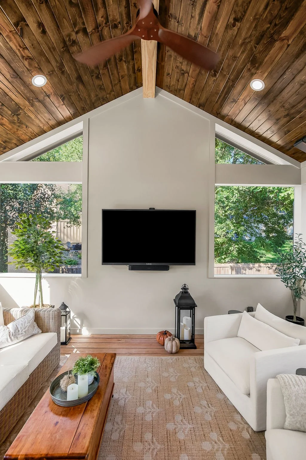 7302SUMMITST09.jpg