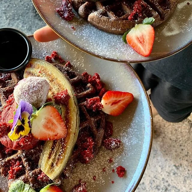 So grateful to be plating up meals again. Serving maximum of 20 people at a time 👨‍👩‍👧‍👧Takeaways available. 🌯 Phone the cafe to reserve your table or place an order 📱 Thanks for your support. We love serving you 🙌💗💗💗💗 #chocola