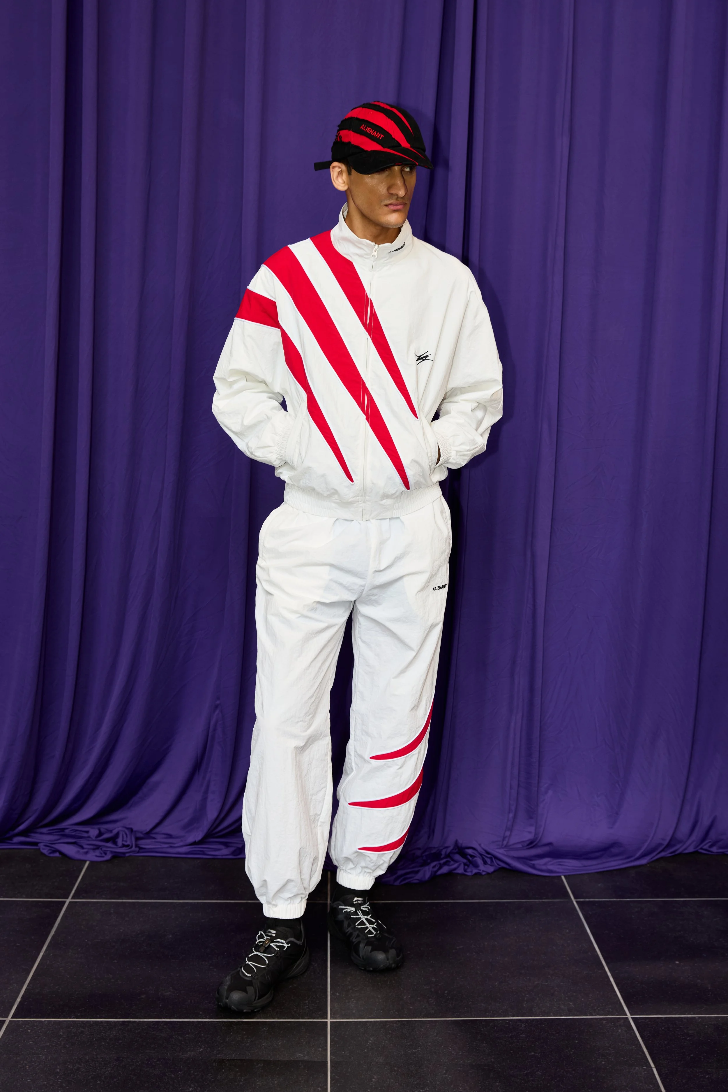 ALIENANT 27 LOOK21.jpg