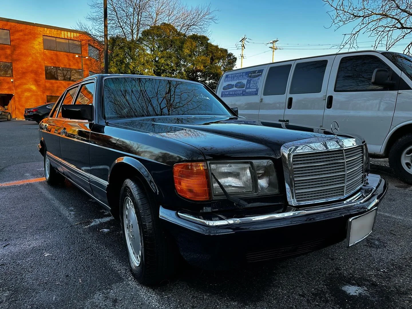 &rsquo;89 Mercedes-Benz 420 SEL ✨
Enhancement Polish &amp; 1-Year Ceramic Coating

Experience enhanced UV protection, resistance to dirt and road grime, and a stunning high-gloss finish with hydrophobic water-beading for easy maintenance.

Our 1-year