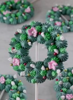 meringue wreath.png