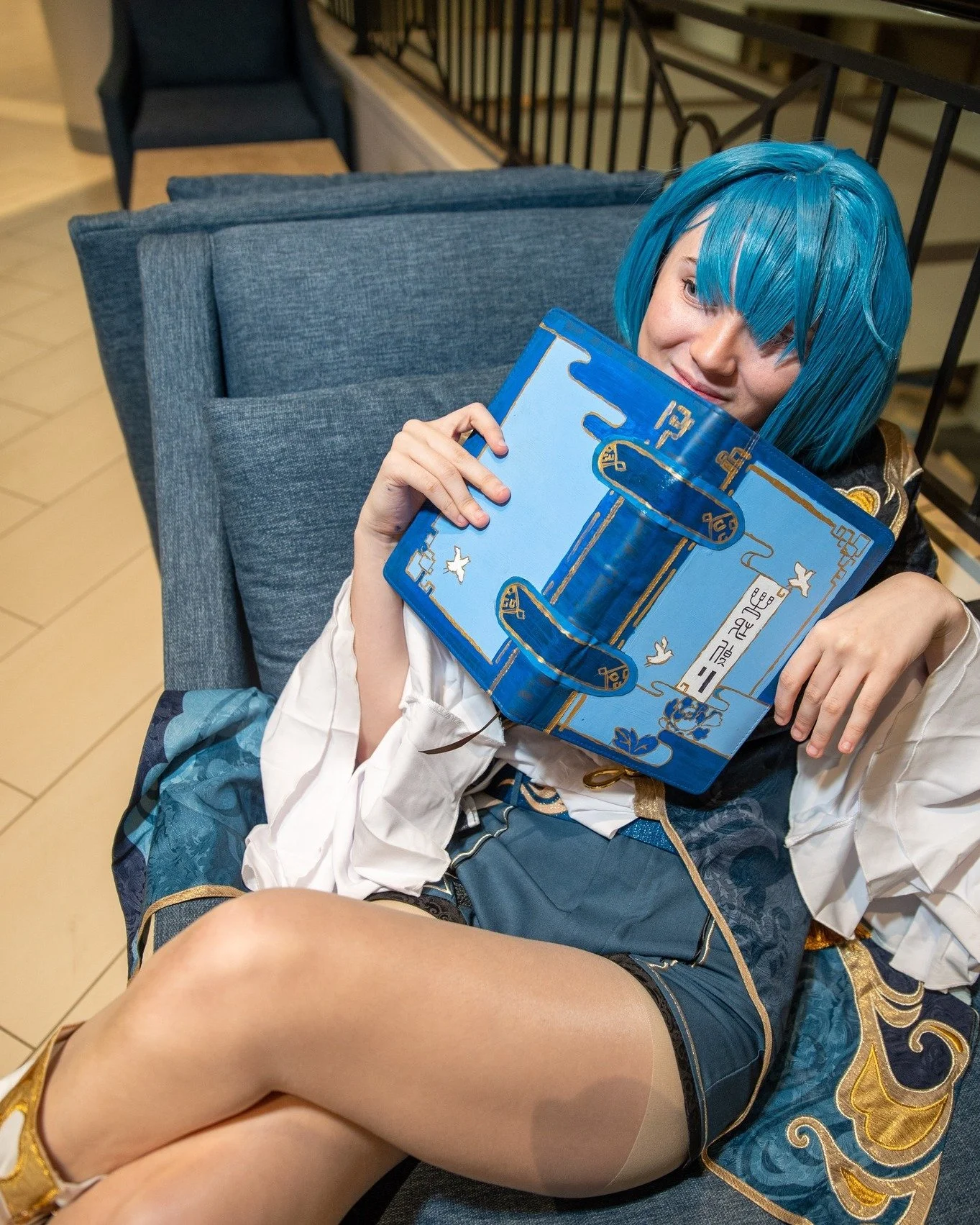 You think he's reading books but who knows what he's planning with that smug aura.
Happy Birthday Xingqiu! 10/9
#Xingqiu: @ghosthost.cos 

#genshin #genshinimpact #genshinxingqiu #xingqiucosplay #animelosangeles20 #Animelosangeles2025 #ALA20 #ALA2025