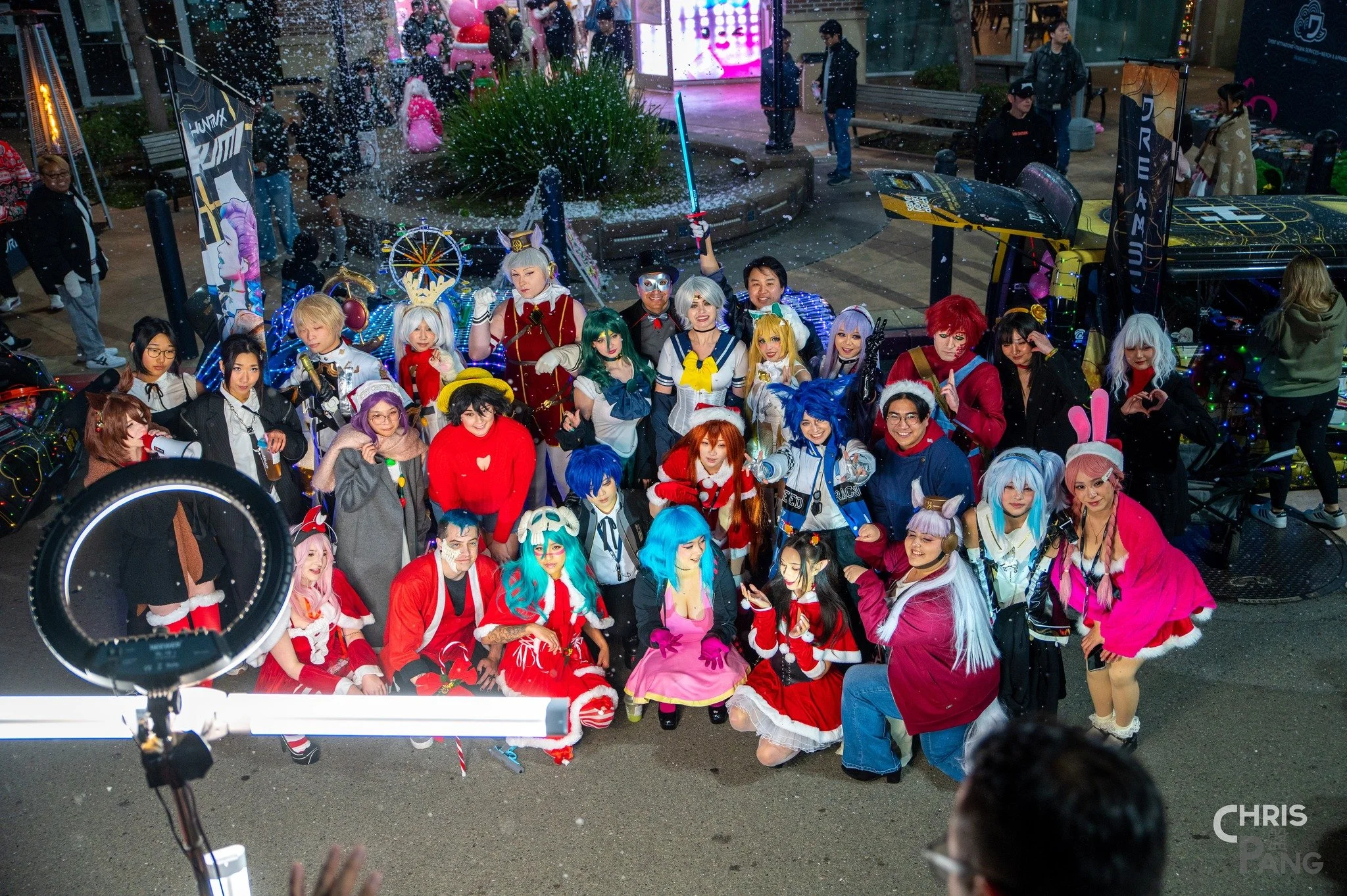 I didn't expect to drop into this event. But I was finishing up at another event, dropped by here to say hi, quickdrew the camera, and everyone was pointing me out. Kudos to @dreamscape_cc  and @umetea for hosting this late night event for cosplayers