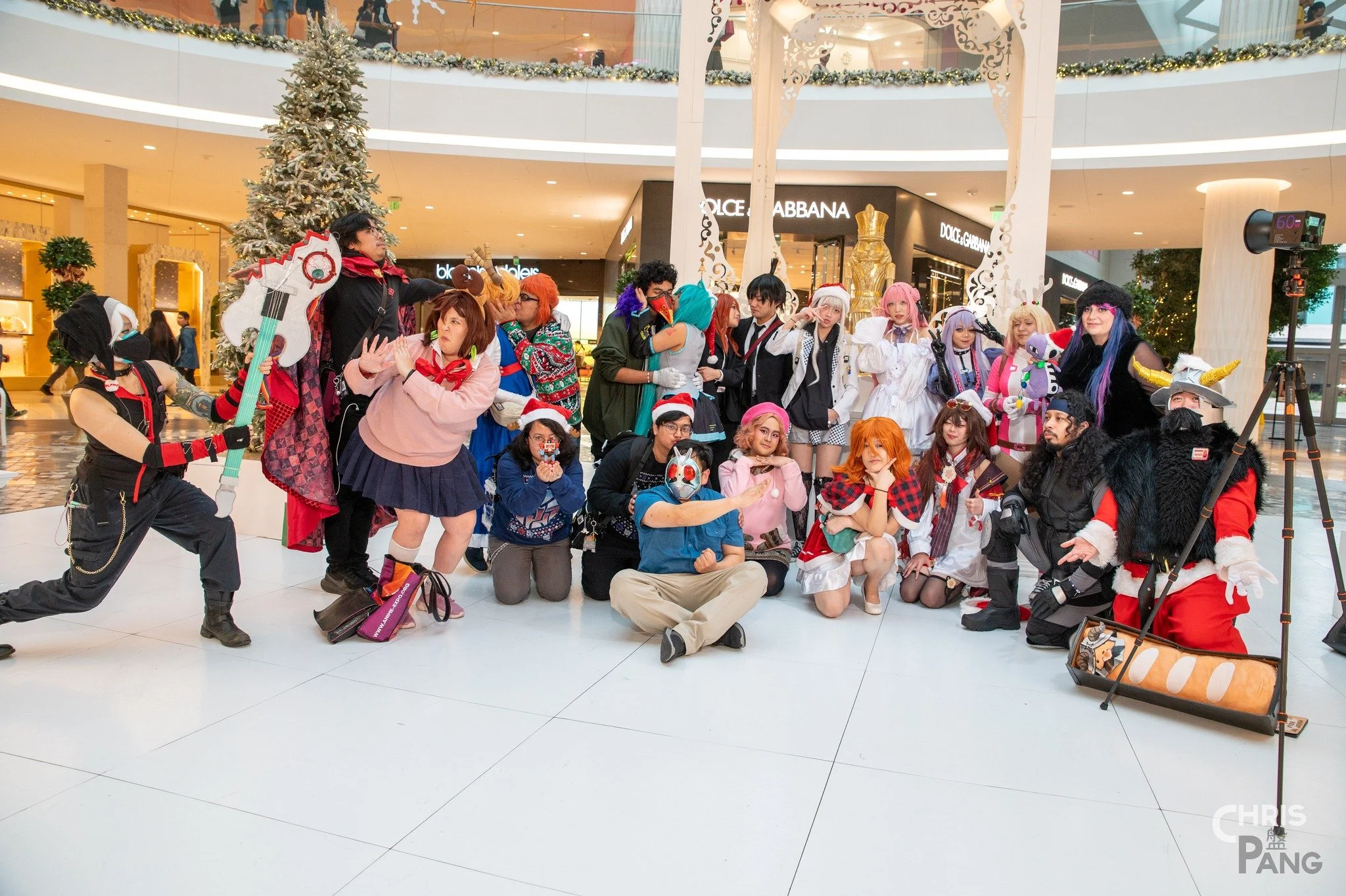 A bit impromptu, but Cosplay in the Mall was a fun experience. I hope everyone enjoyed their time and have a good holiday.
You  can find all the photos on SmugMug and FB: https://chrispang-productions.smugmug.com/2025/251220-Cosplay-in-the-Mall
#vall
