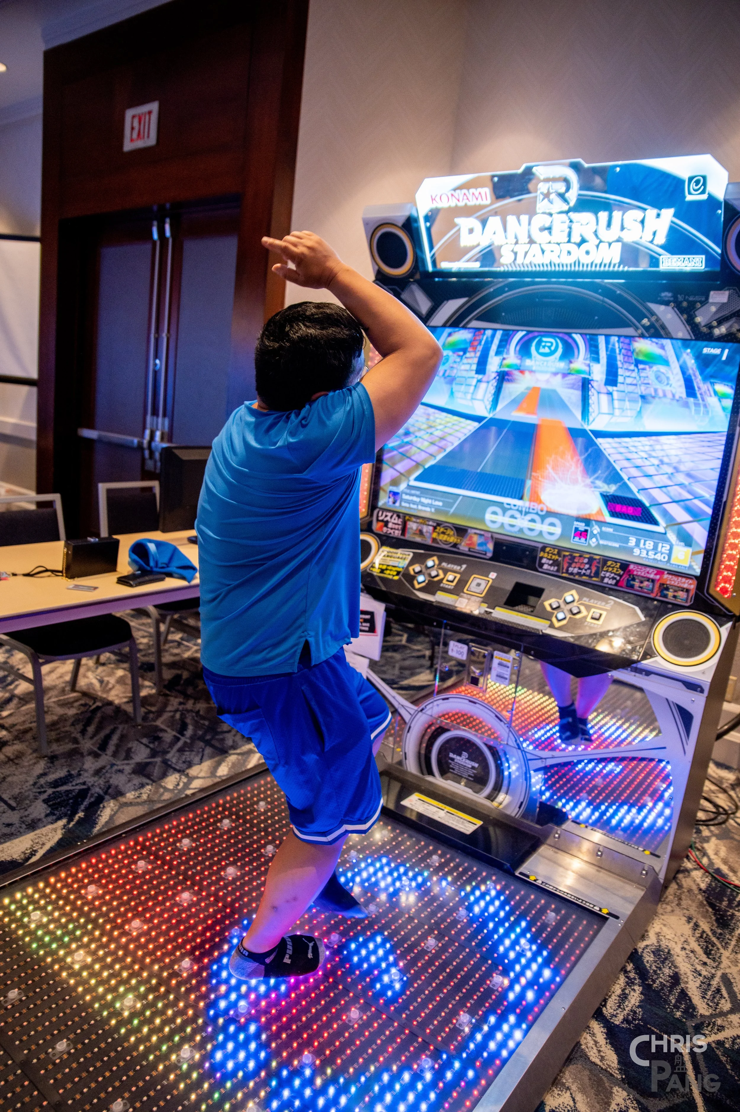 D2-gaming_hall-ChrisP-23.jpg