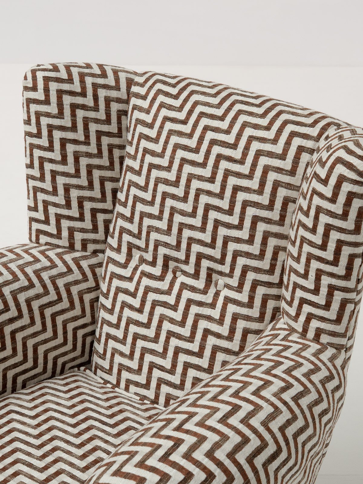zigzag-italian-armchairs-4.jpg