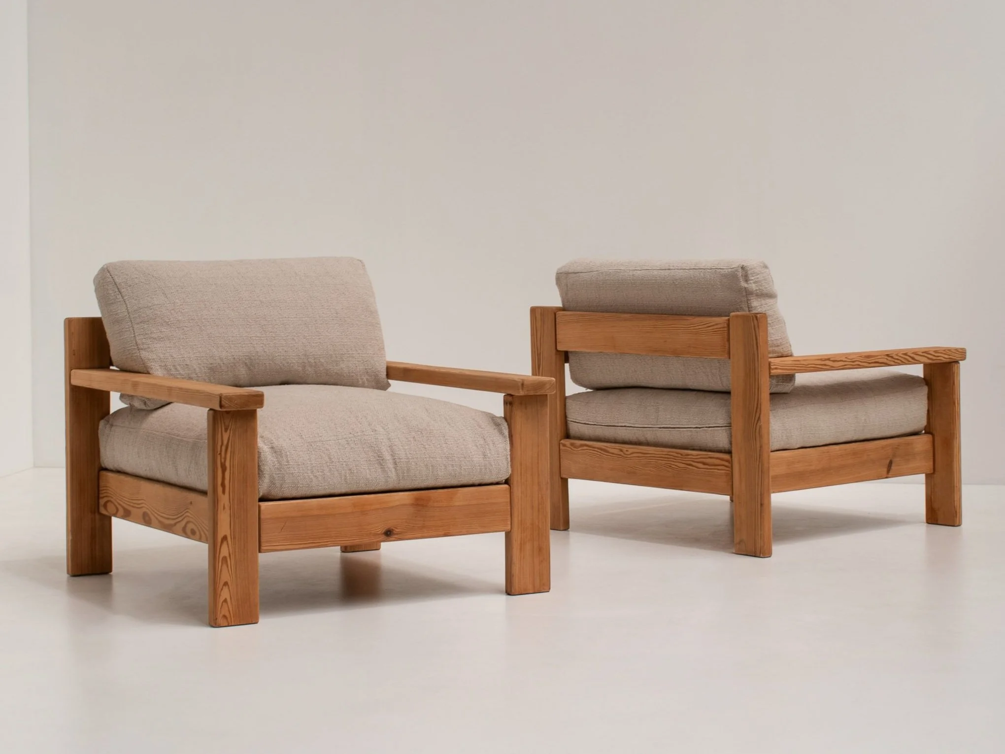 Minimalist Lounge Chairs in Natural Wood, Italy, 1970s <br><br>