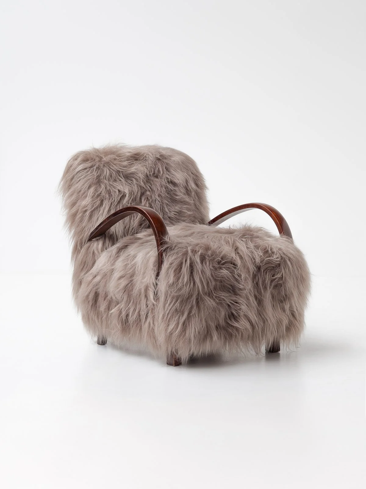 long-haired-sheepskin-armchairs-3.jpg