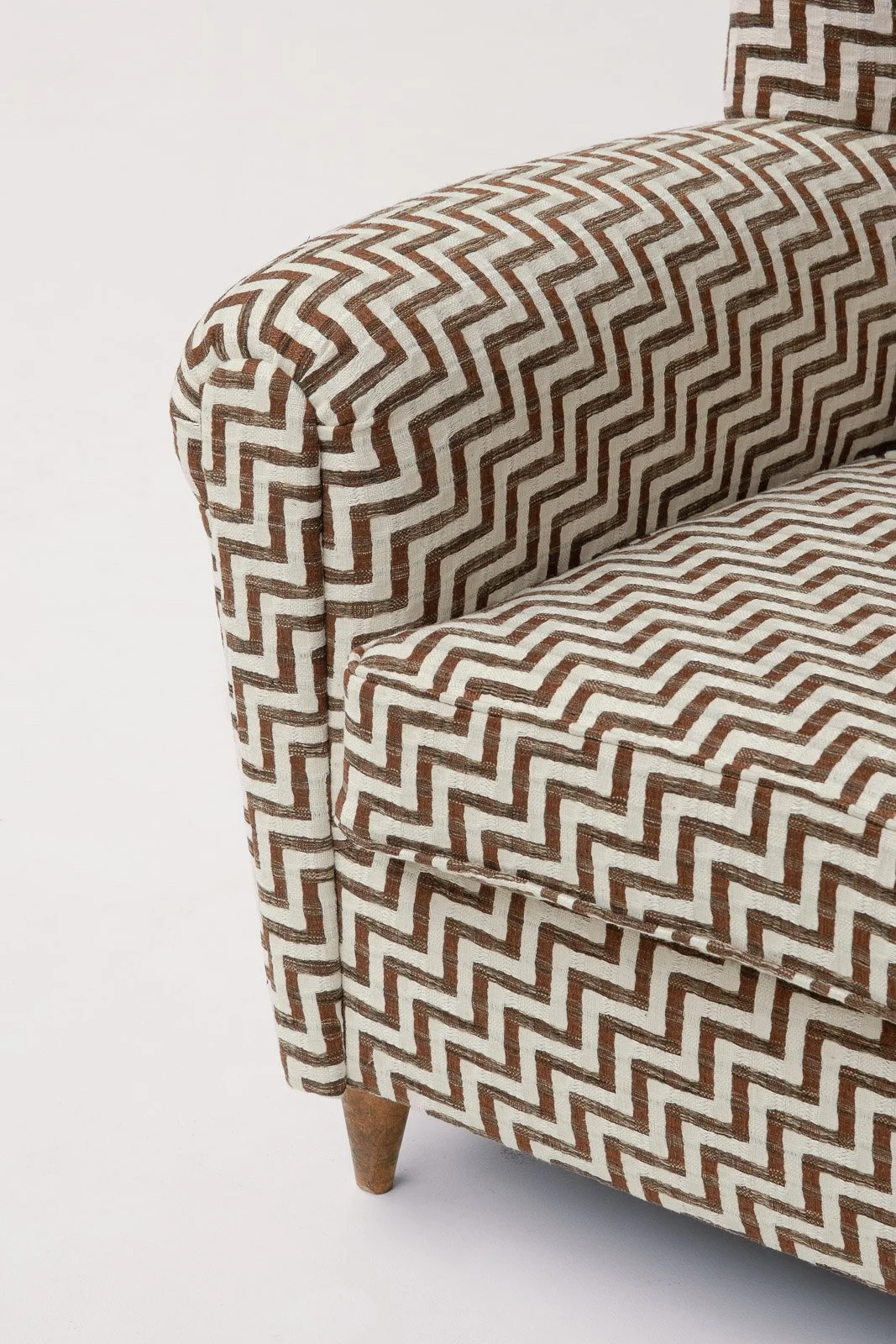 zigzag-italian-armchairs-3.jpg