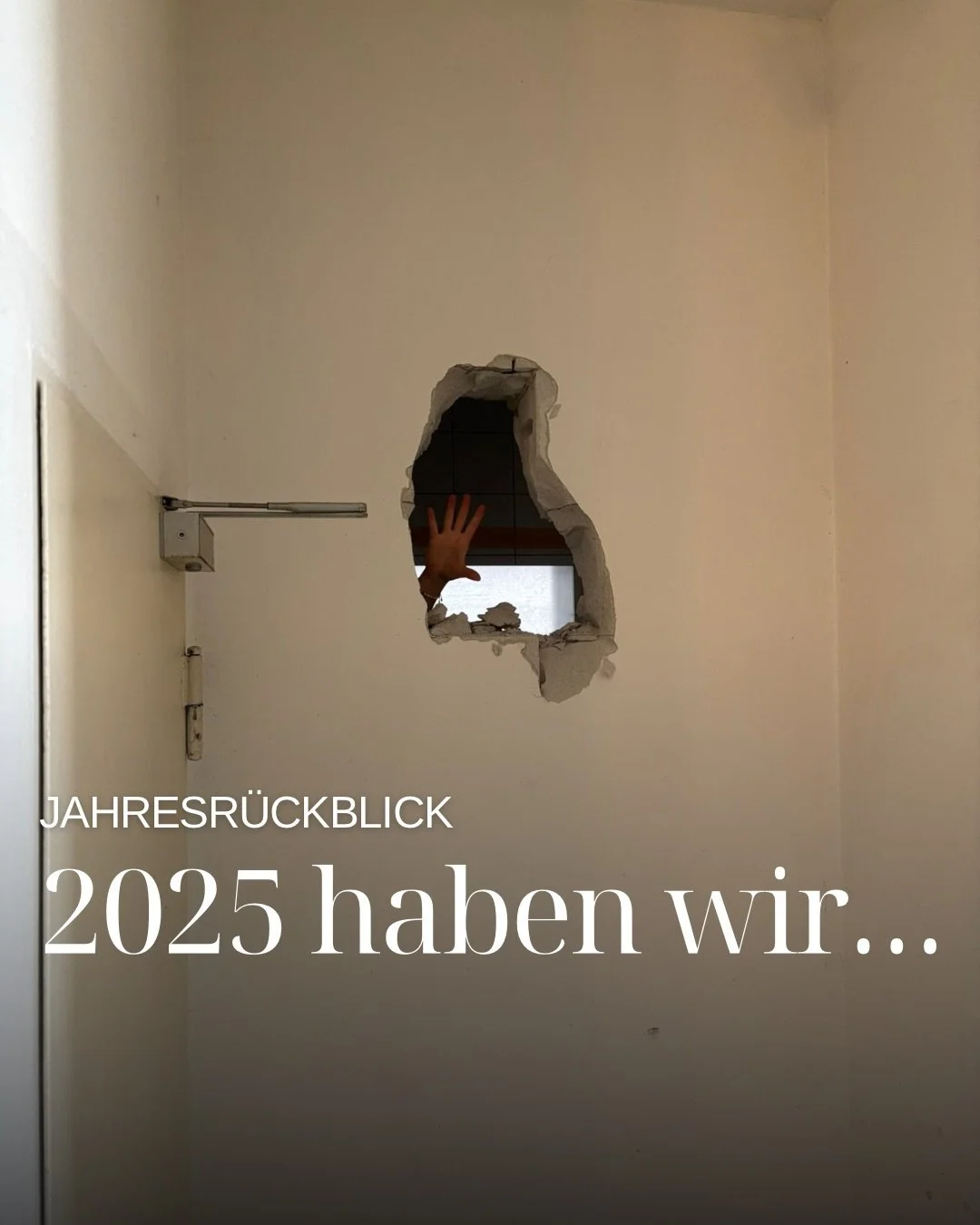 2025 war ein verr&uuml;cktes, turbulentes, wundervolles Jahr.
Ein Jahr voller Baustellenmomente, viel Staub, wenig Schlaf, unz&auml;hlige To-Do-Listen - und dann doch so vielen neuen Lieblingsmomenten.

Danke an unser Team, das jeden Tag zeigt, was Z