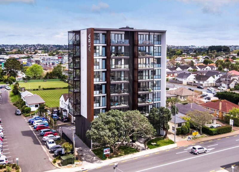 ALBA APARTMENTS, TAKAPUNA   Alba Takapuna, a boutique complex of just 19 high quality, sunlight-filled freehold apartments ranging from 1-3 bedrooms with 2 retail spaces on the bottom floor. It has dual aspect East-West views and is tailored to those seeking a carefree lifestyle in a vibrant, beachy and rapidly evolving urban hub.