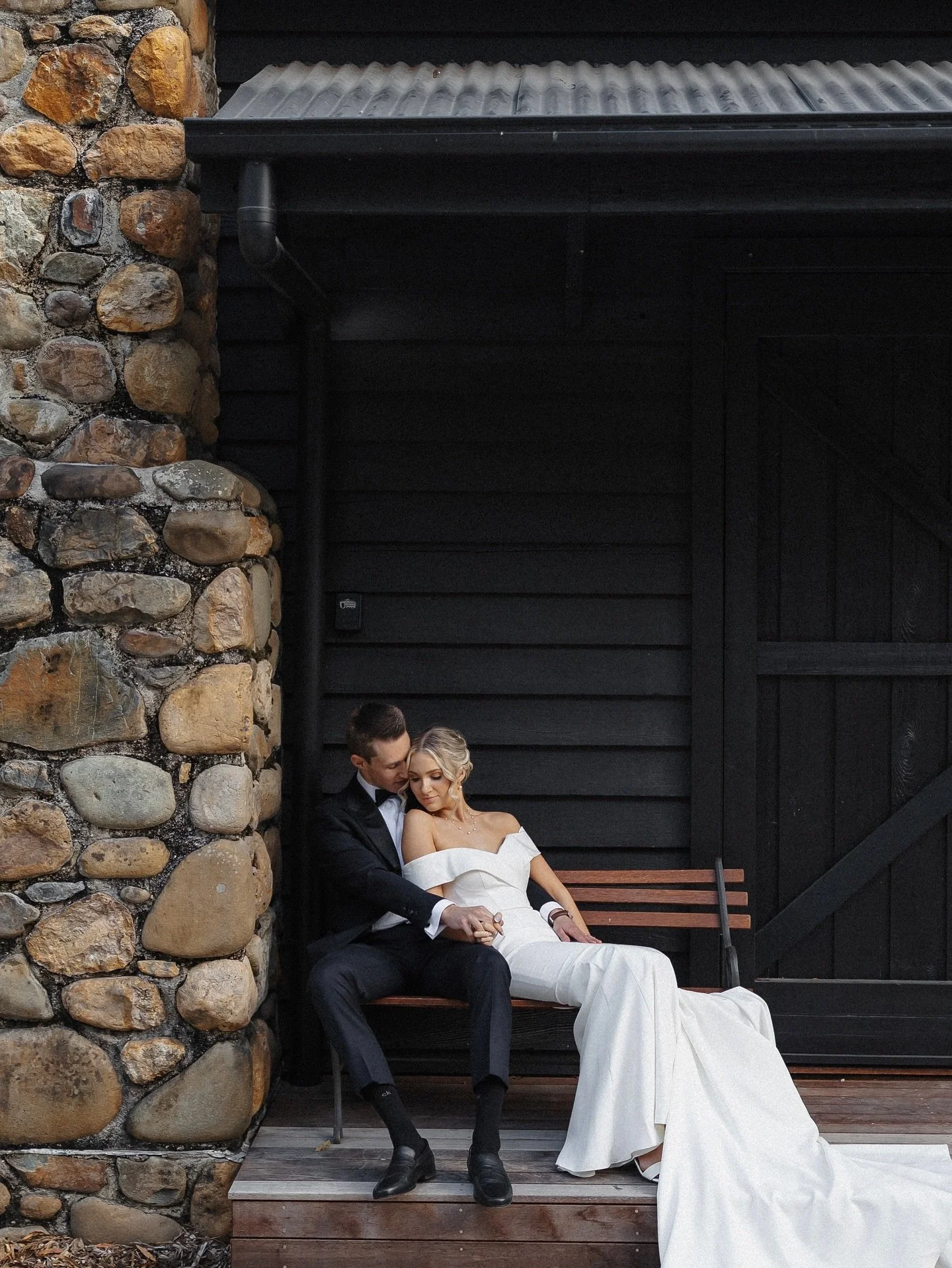 Shelby &amp; Aladdin&rsquo;s wedding day at the beautiful Kwila Lodge was pure elegance, heartfelt moments, and the kind of deep connection that lights up every frame. ✨ Surrounded by nature and love, their celebration was nothing short of magical. ?