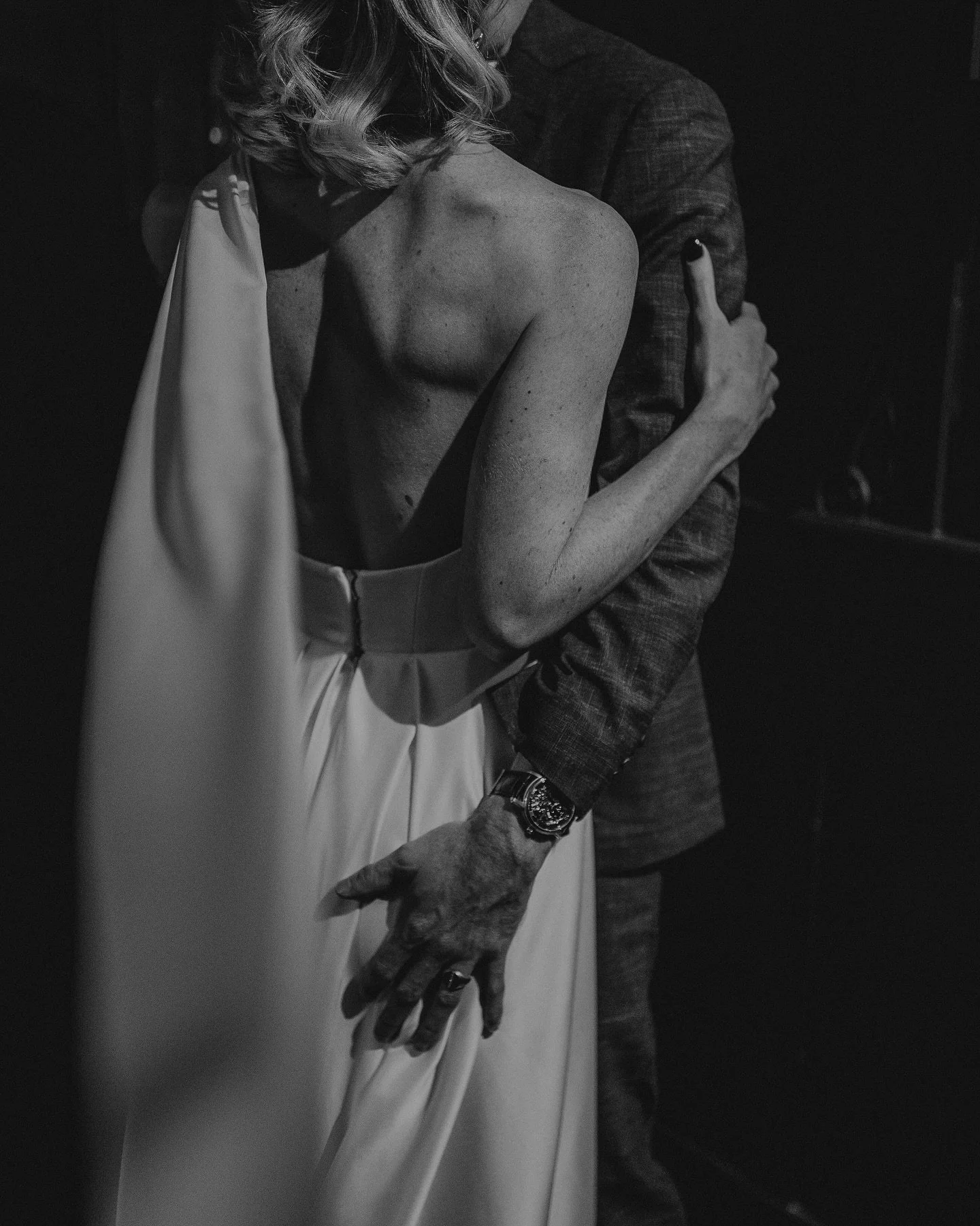 Intense emotions. Deep connection. Pure passion. Every glance, every touch - just real feelings that set the moment on fire ❤️&zwj;🔥

✨ Dream Team ✨
Venue: @electricavenuejr 
Celebrant: @millierosecelebrant 
Make-up Artist: @katielawrence_co 
Hair S