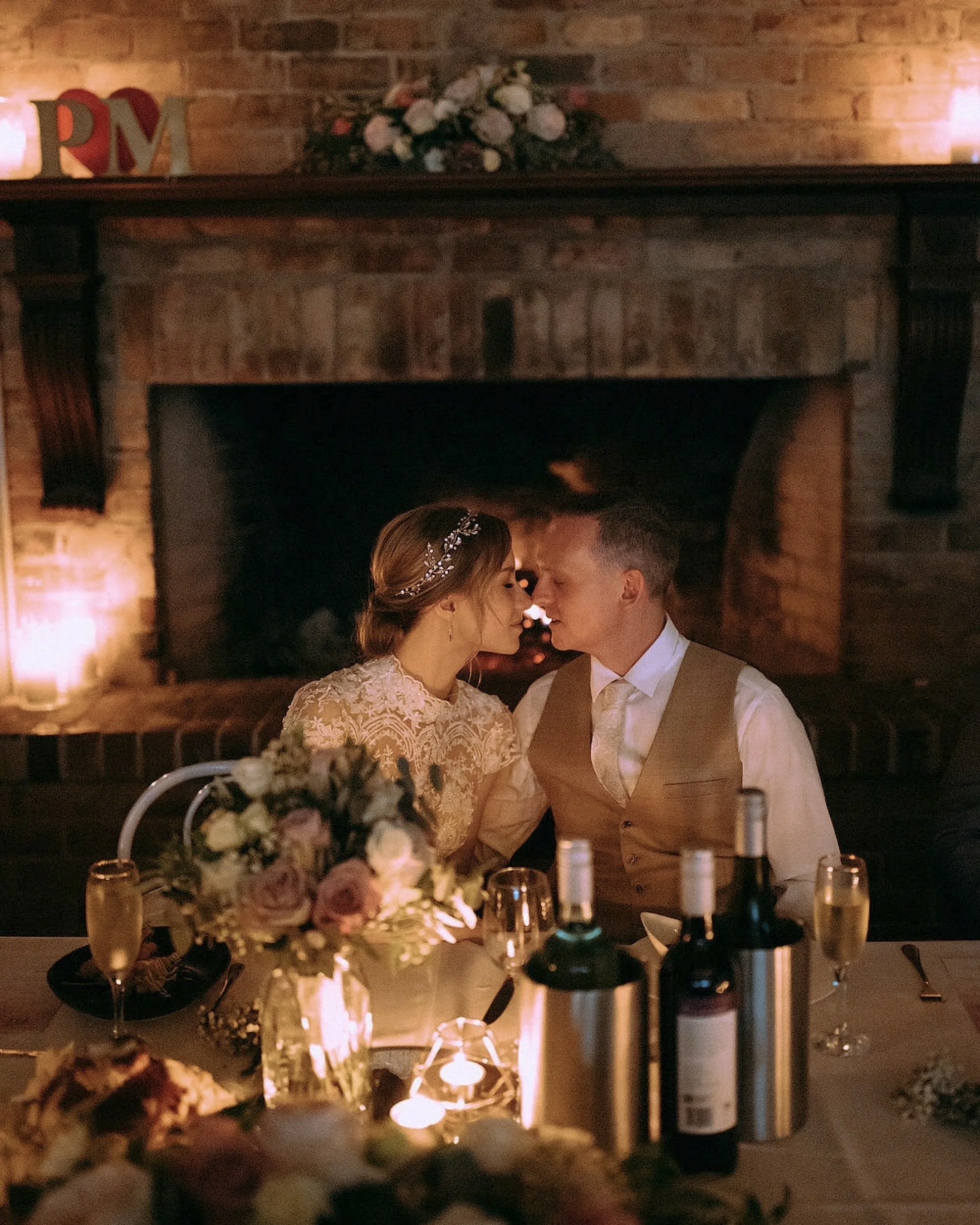 Dancing through life with your best friend, warm candlelight, beautiful wine, and all the people you love &mdash; the perfect recipe for a truly unforgettable wedding ❤️

#goldcoastweddingphotographer #brisbaneweddingphotographer #hamptonestatewines