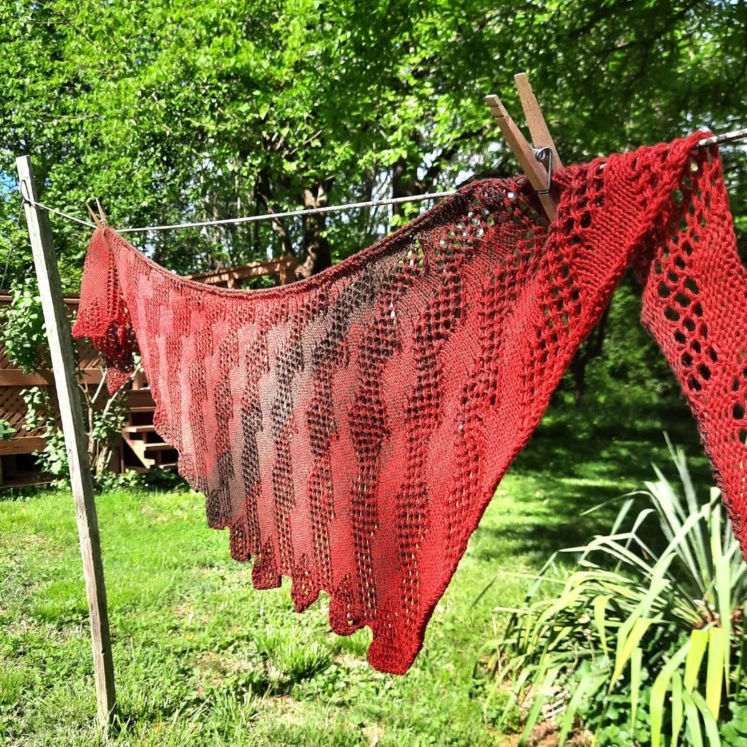 Broken Trails Shawl (design by @romidesigns) knitted in COCOA, one of our stripe colors. 1 x 100 gr. 😀There are many more color choices online at wollesyarncreations.com. Order yours today.
.
.
.
.
.
.
#yarnaddict #yarnlove #loveyarn #yarnporn #yarn