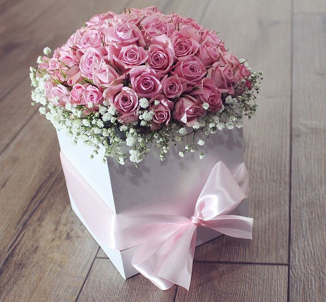 EMILY - BOX OF PINK ROSES AND GYPSOPHILIA