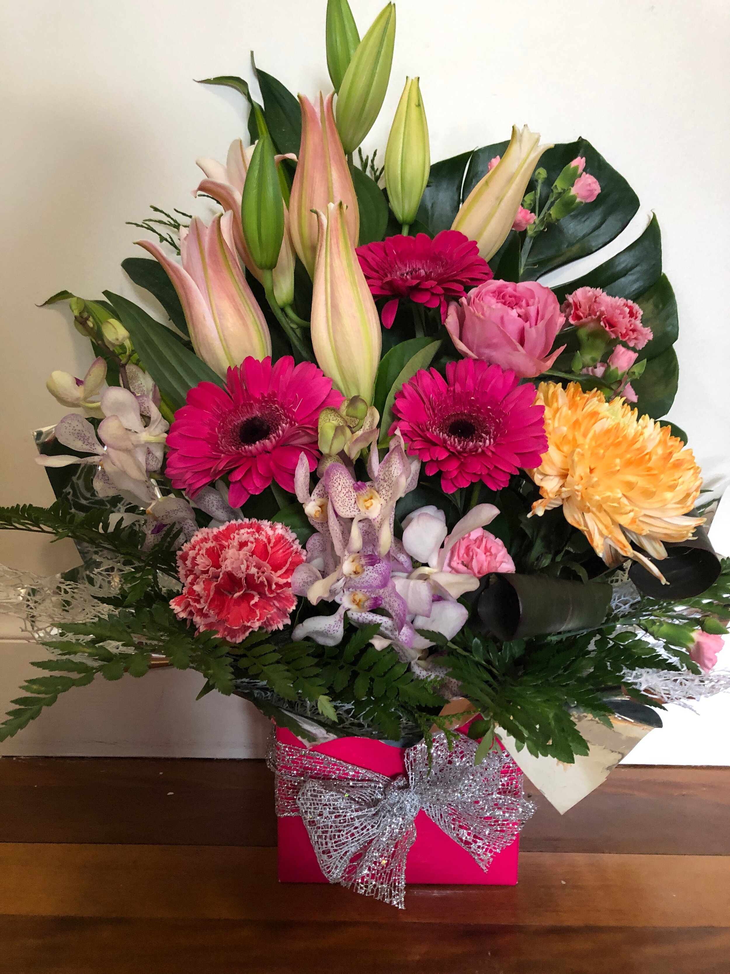 SAVANNAH - BRIGHT BOX OF FLOWERS