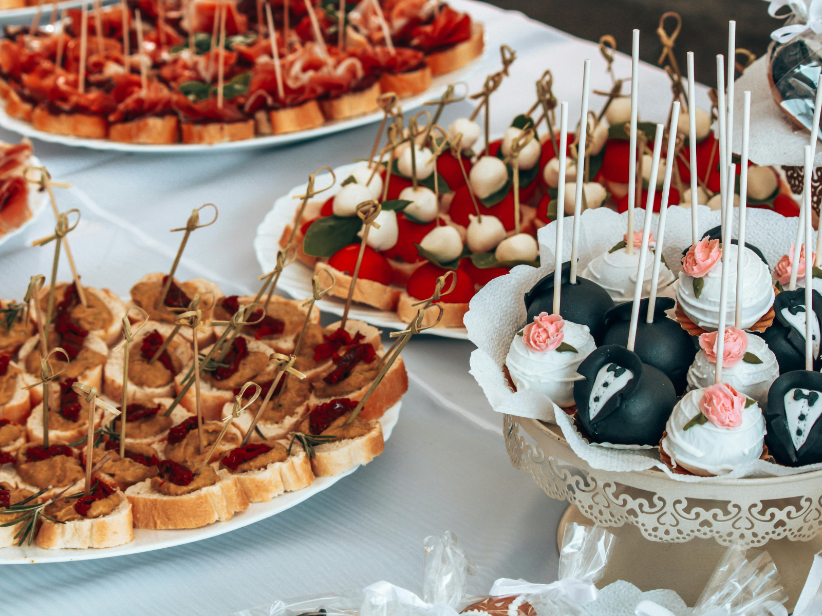 Cóctel para Matrimonios: Menú Sofisticado y Delicioso