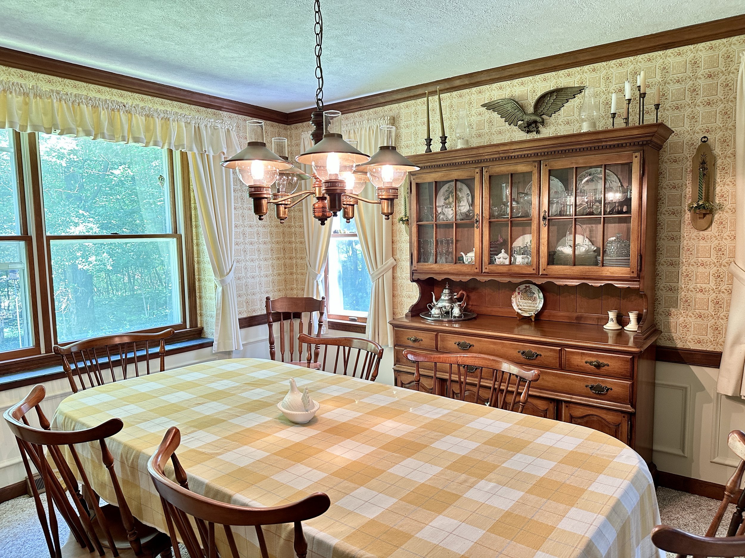 Dining room with classic raised-panel wainscoting