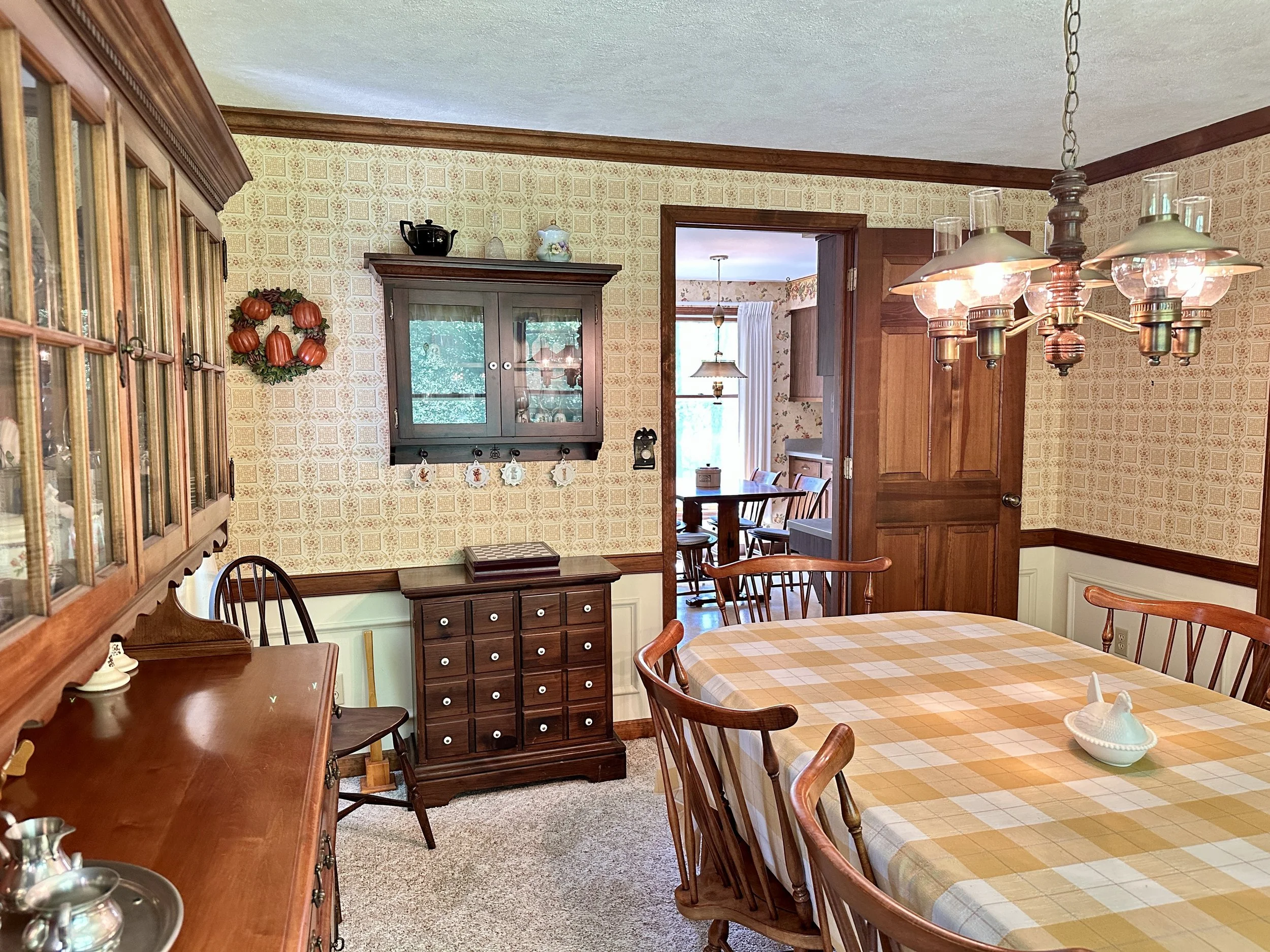 Dining room adjoins the living room & eat-in kitchen