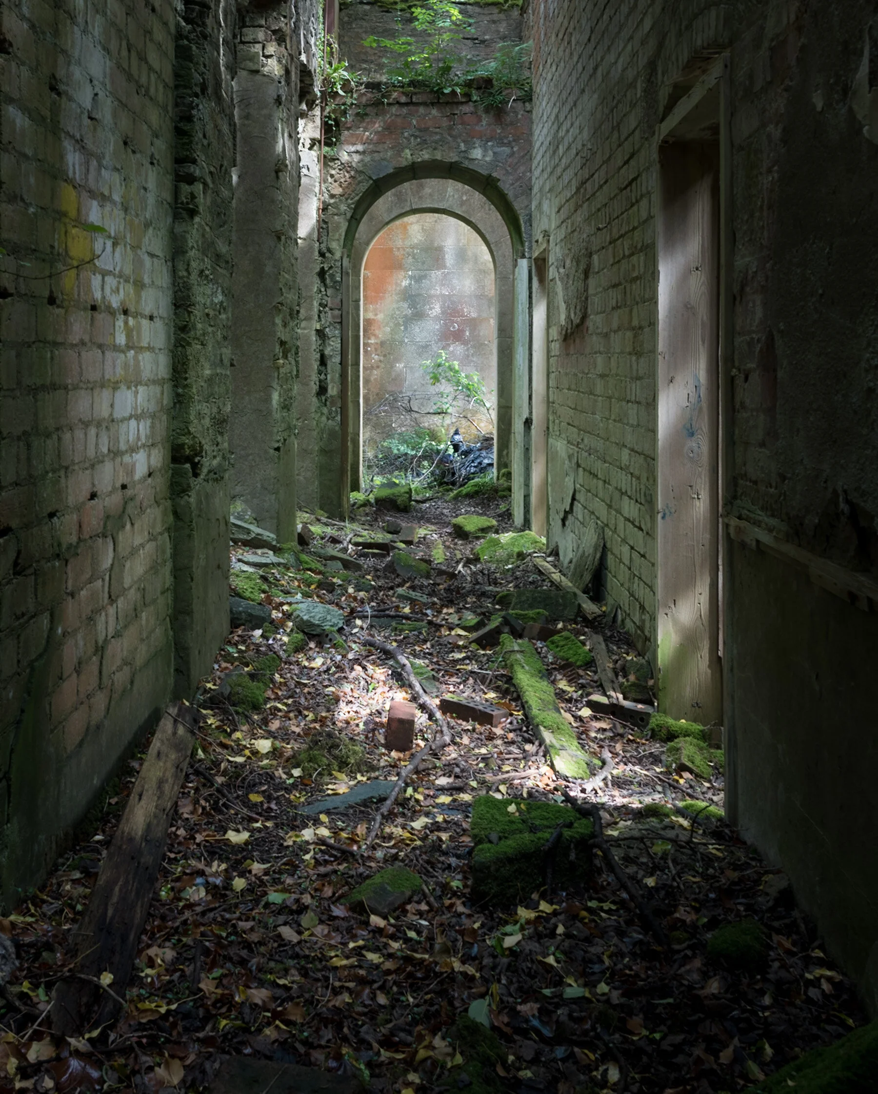 Scotland_abandoned_hallway.jpg