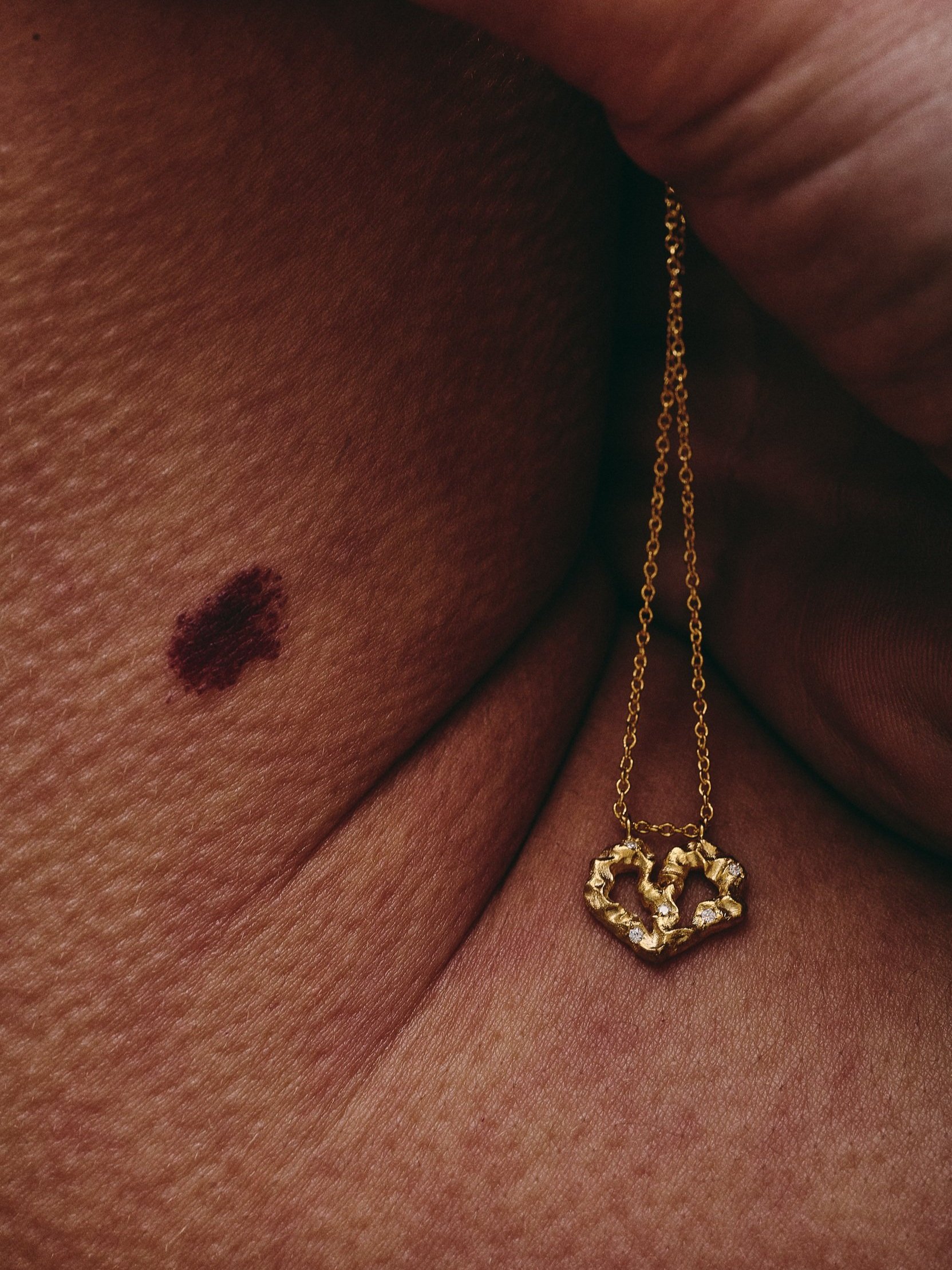 Love collection Brokenhearted 18k gold necklace