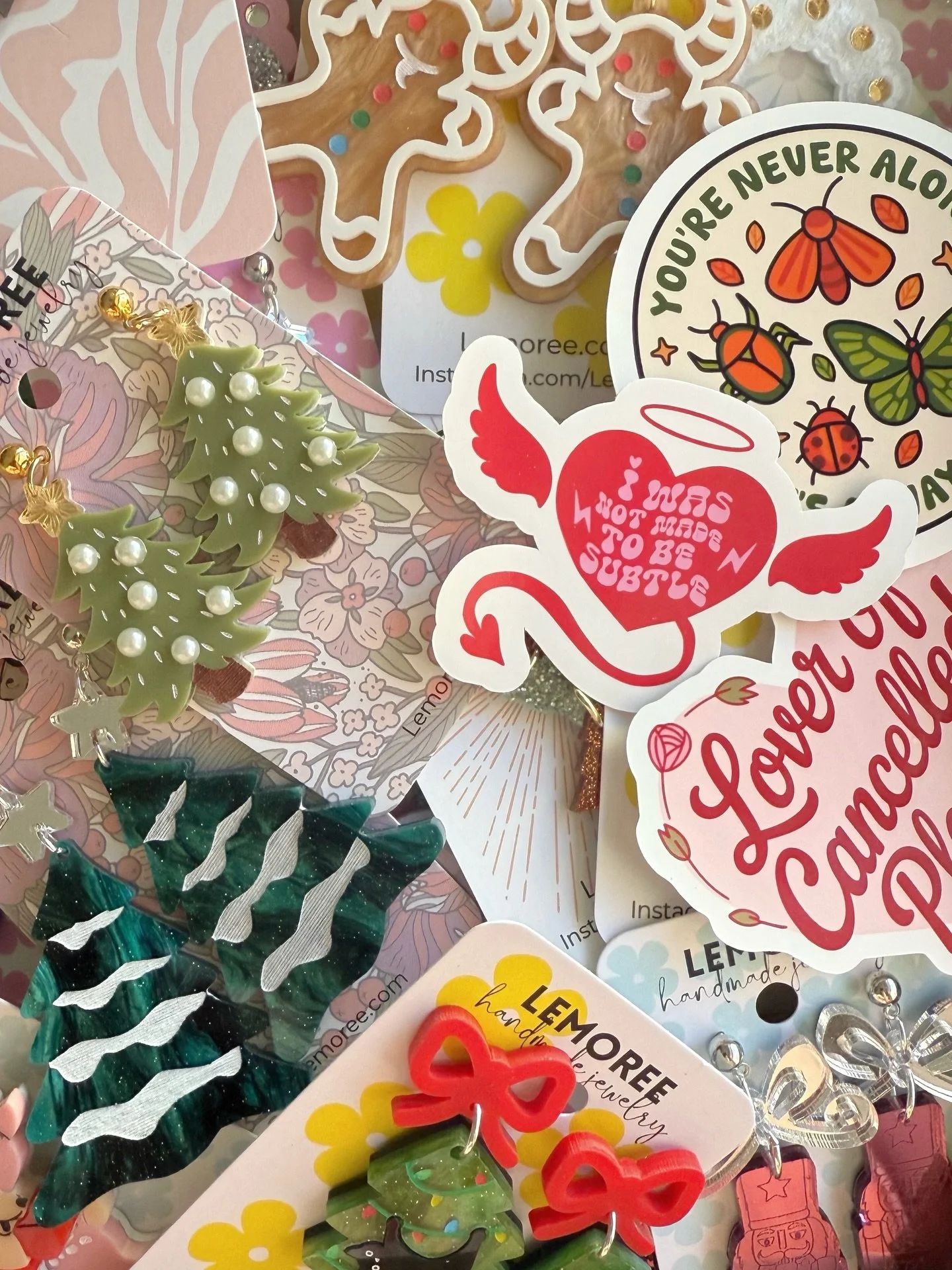It&rsquo;s here! Save 25% off your purchase with code SMALL. Also, every order will get FREE STUDS AND STICKERS because I love you. 

Swipe for kitty paw photo bomb.