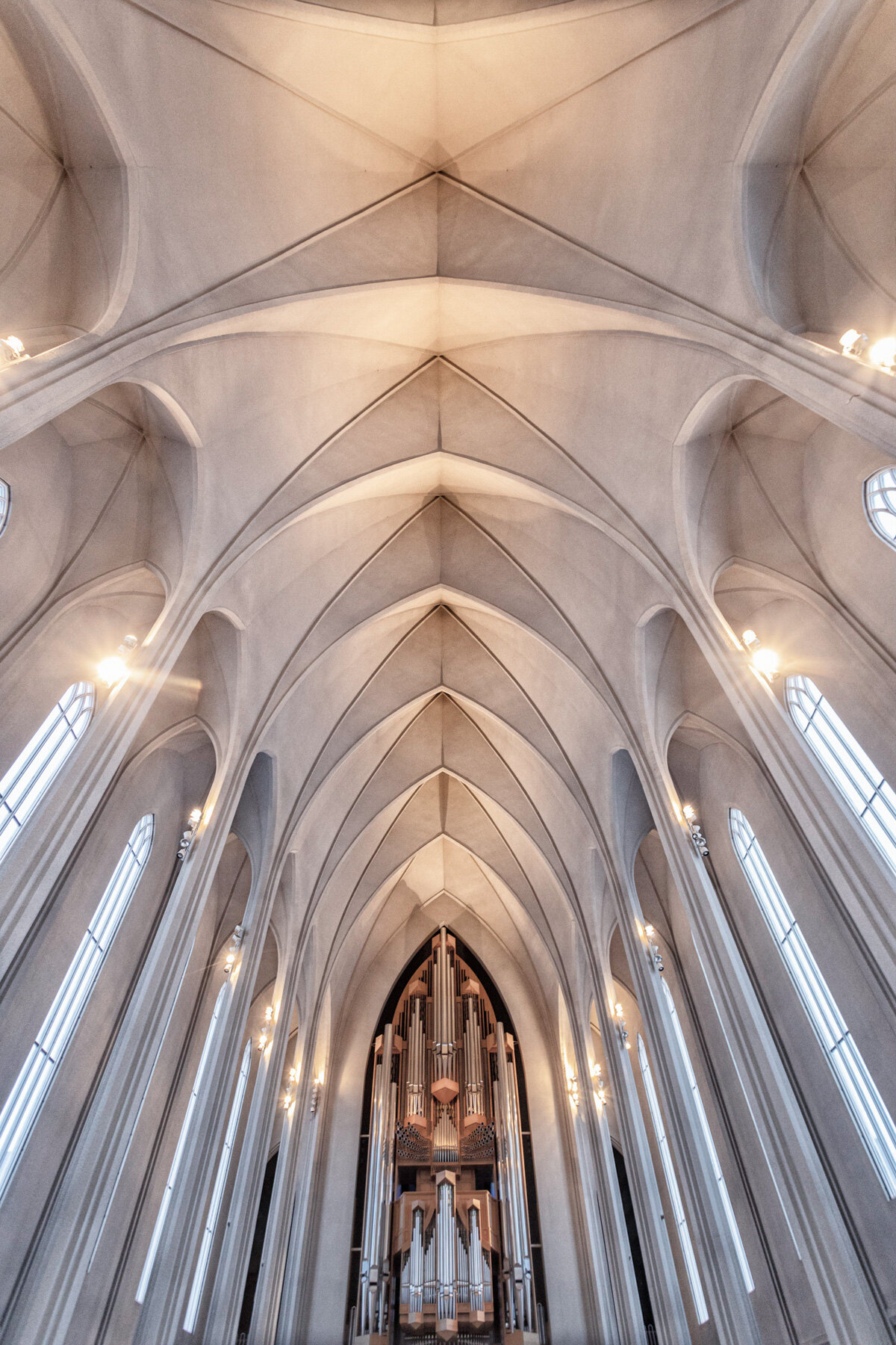 20200118 Hallgrimskirkja 0038-Edit.jpg