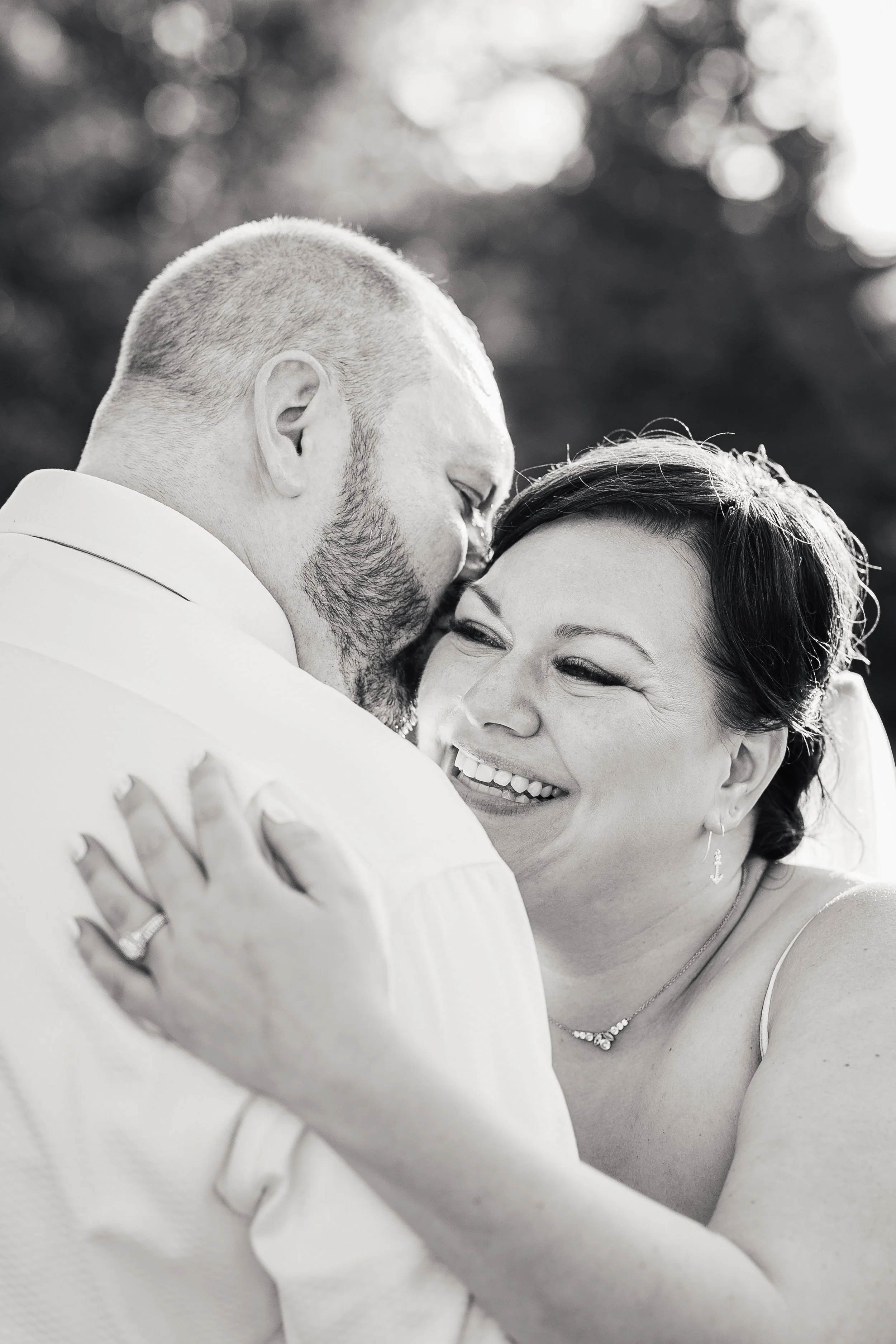 Bride & Groom BW-44.jpg