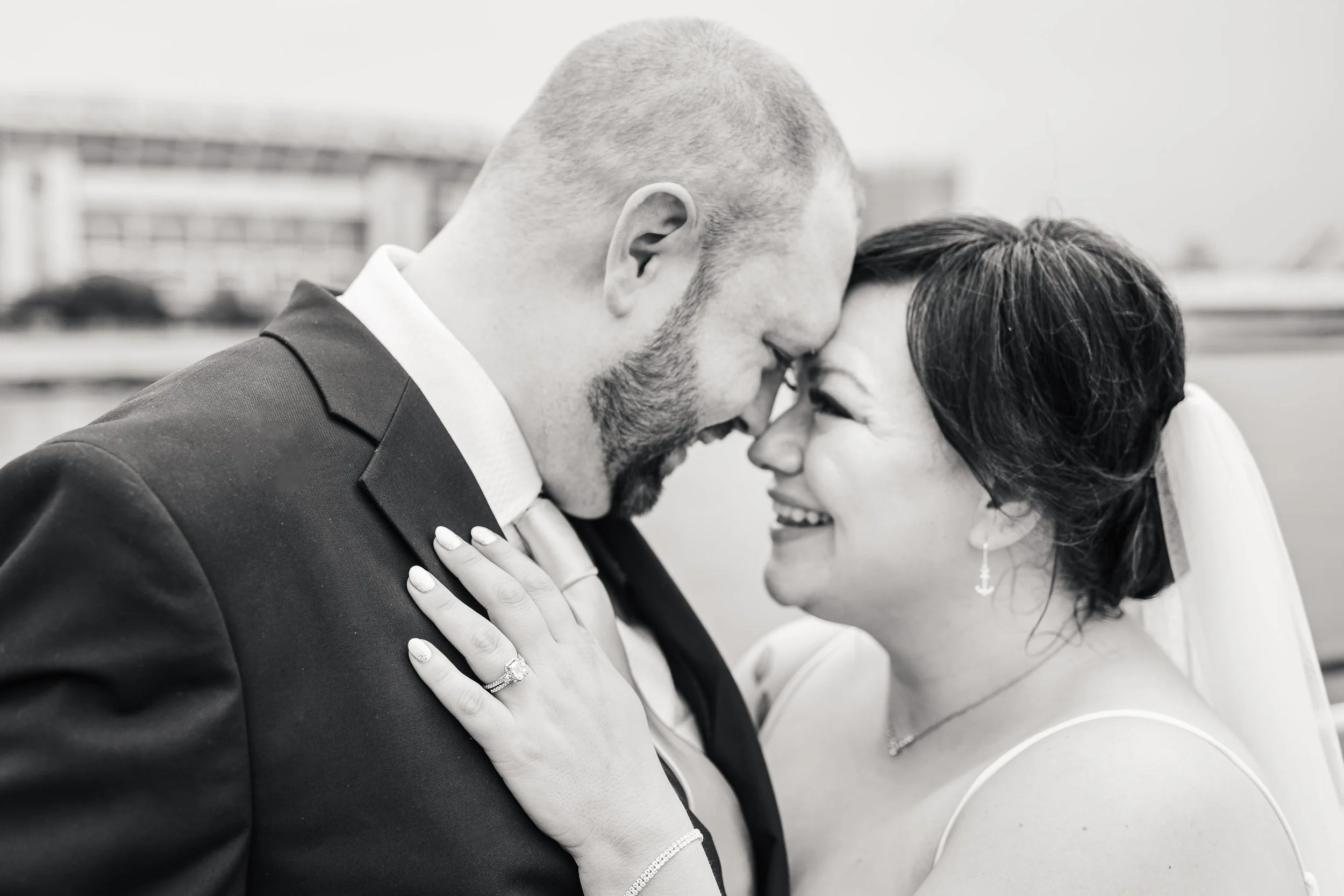 Bride & Groom BW-28.jpg