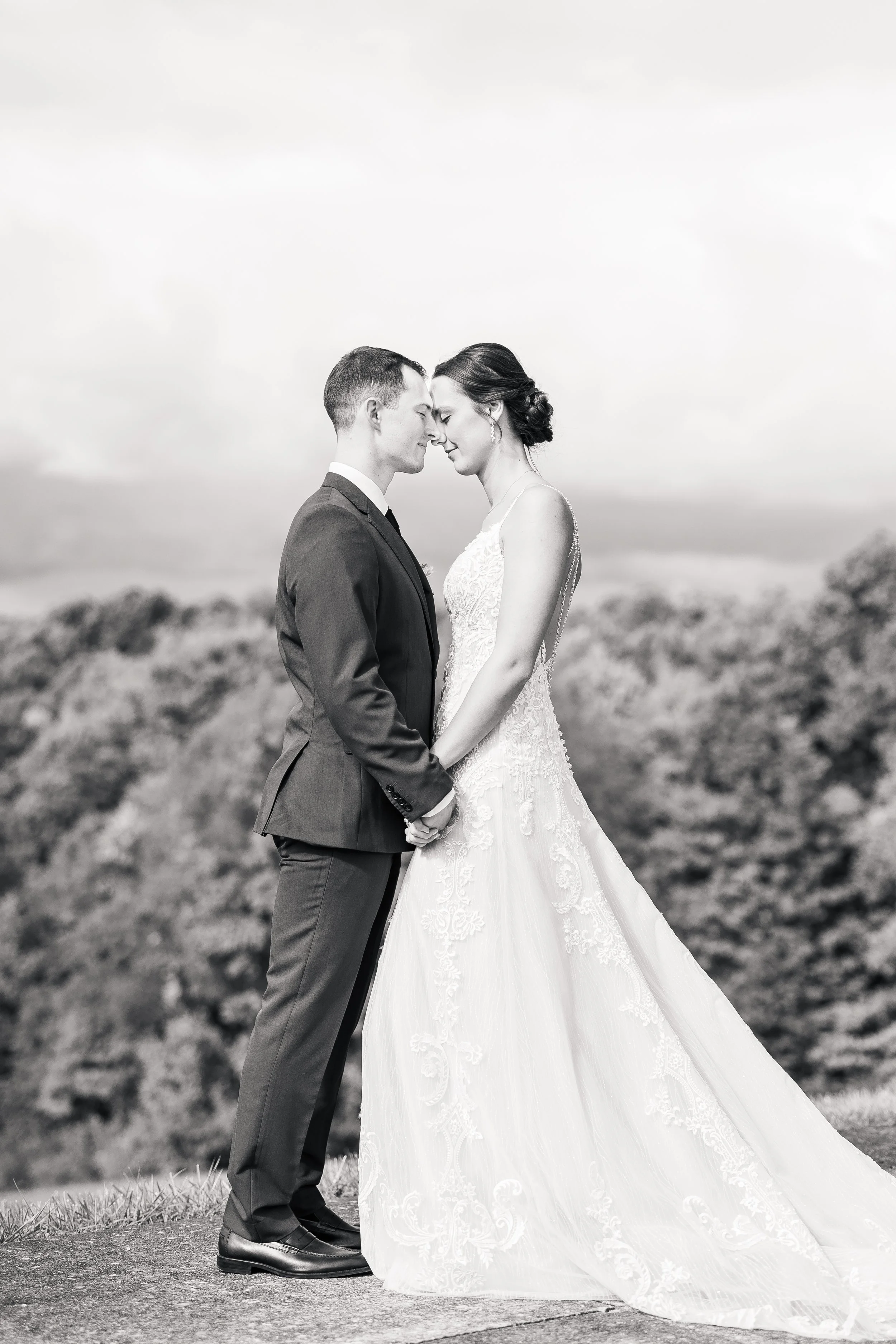 Bride & Groom BW-23.jpg