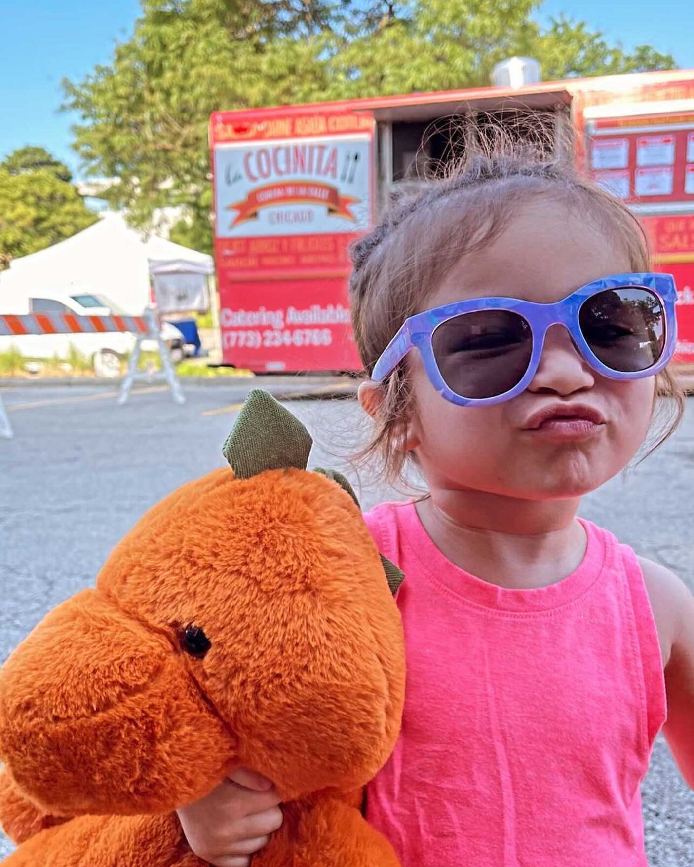 Start your day right with some tacos and fresh fruit from the Skokie #farmersmarket! And hopefully you&rsquo;ll love our tostones as much as this little lady did! (How adorable is she?!) Thanks for coming by, @angel_26r!