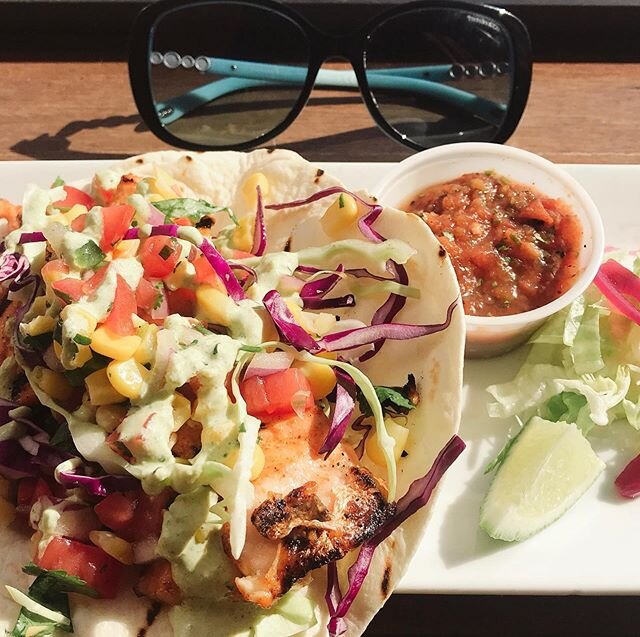 Sunshine and tacos? Uhh, yes please ☀️ Taco trio this week: ☀️ Blackened salmon with corn pico and green chili crema
☀️ BBQ pork loin with jalape&ntilde;o slaw
☀️ Grilled chipotle chicken
#super #tacotuesday #allstar #flavors #freshandtasty #eatonmai