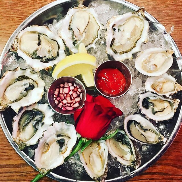Nothing says I love you like sharing an oyster platter! 🦪 ❤️ 🦪 ❤️ 🦪 ❤️ And these are the absolute best! 
#thankyouforlovingme #taylorshellfish #alltheway #inmontana #landlocked #butresourceful #oystersonthehalfshell #treats #forvalentinesday #main