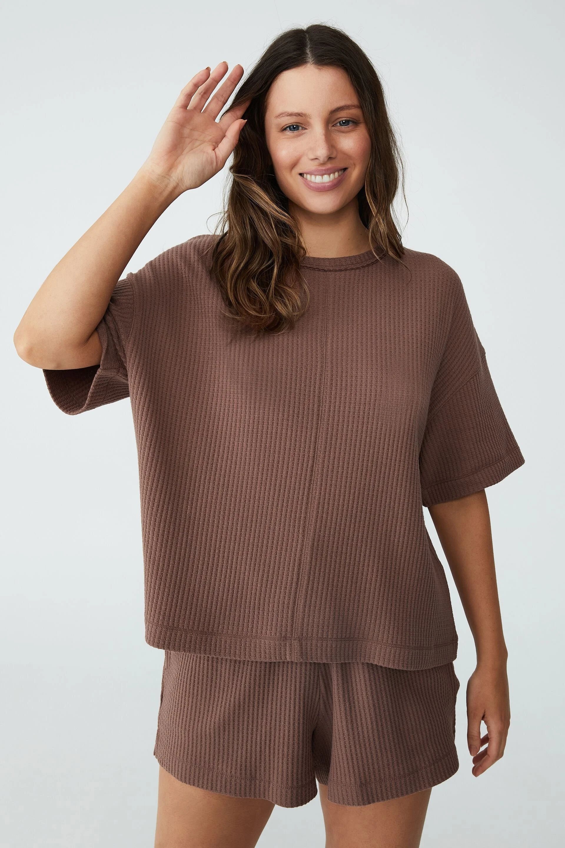 What To Wear To Your Next Spray Tan — The Parlour Room