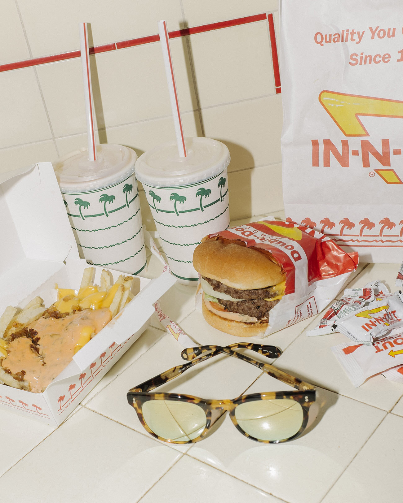 NEW_0001_IN-N-OUT-STILL-LIFES-BY-IAN-FLANIGAN-01.jpg