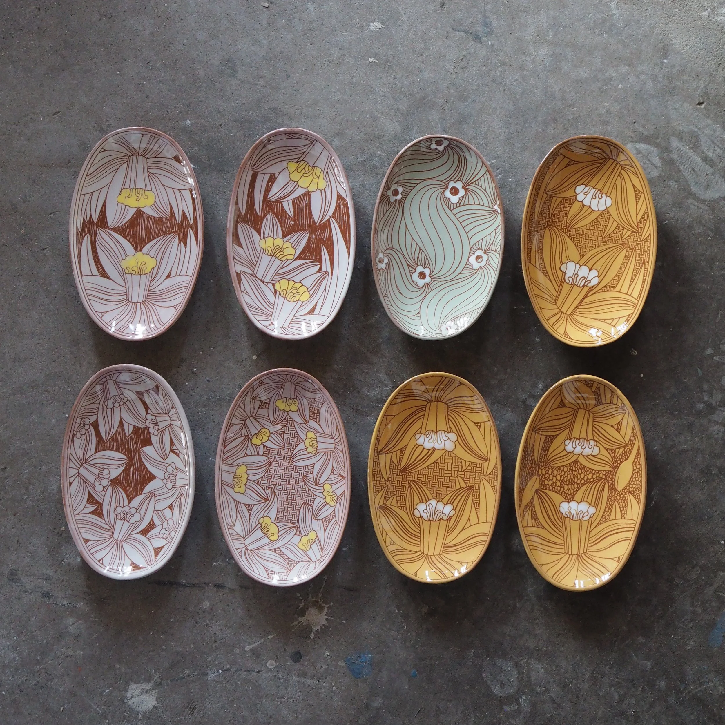 Ovalt fat, påsklilja