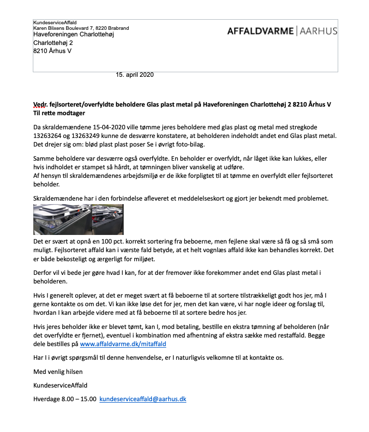 Fejlsorterede og overfyldte beholdere til glas, plast og metal