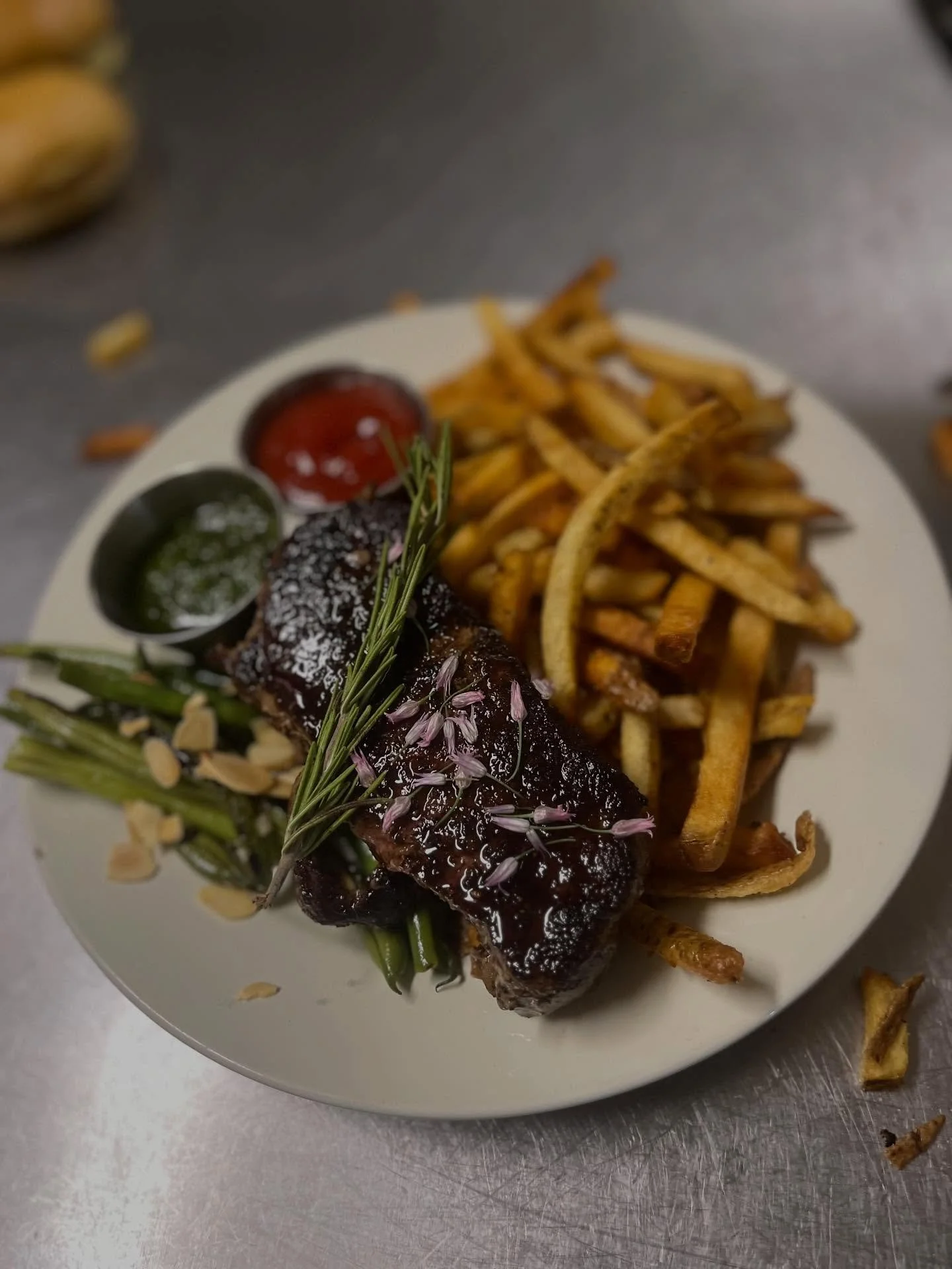 Thanks for joining us in 2025 for everything from quick bites to deep conversations 🥂
Wishing you a 2026 filled with community, love, and a touch of indulgence!