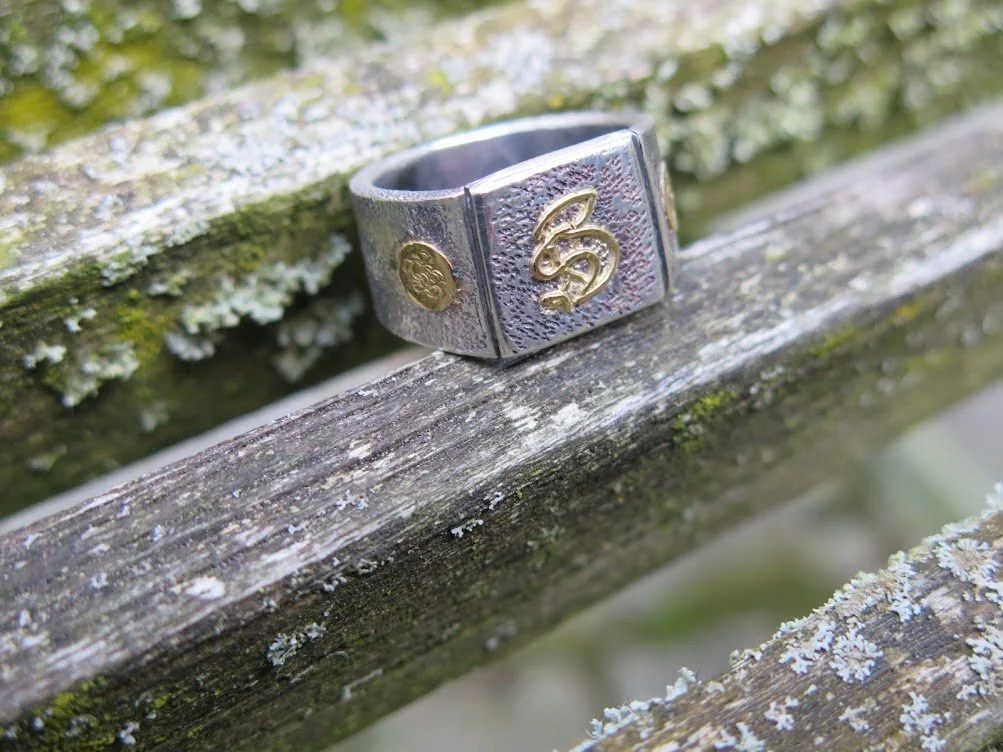 Individuell gestalteter Ring aus der Goldschmiede Talisman