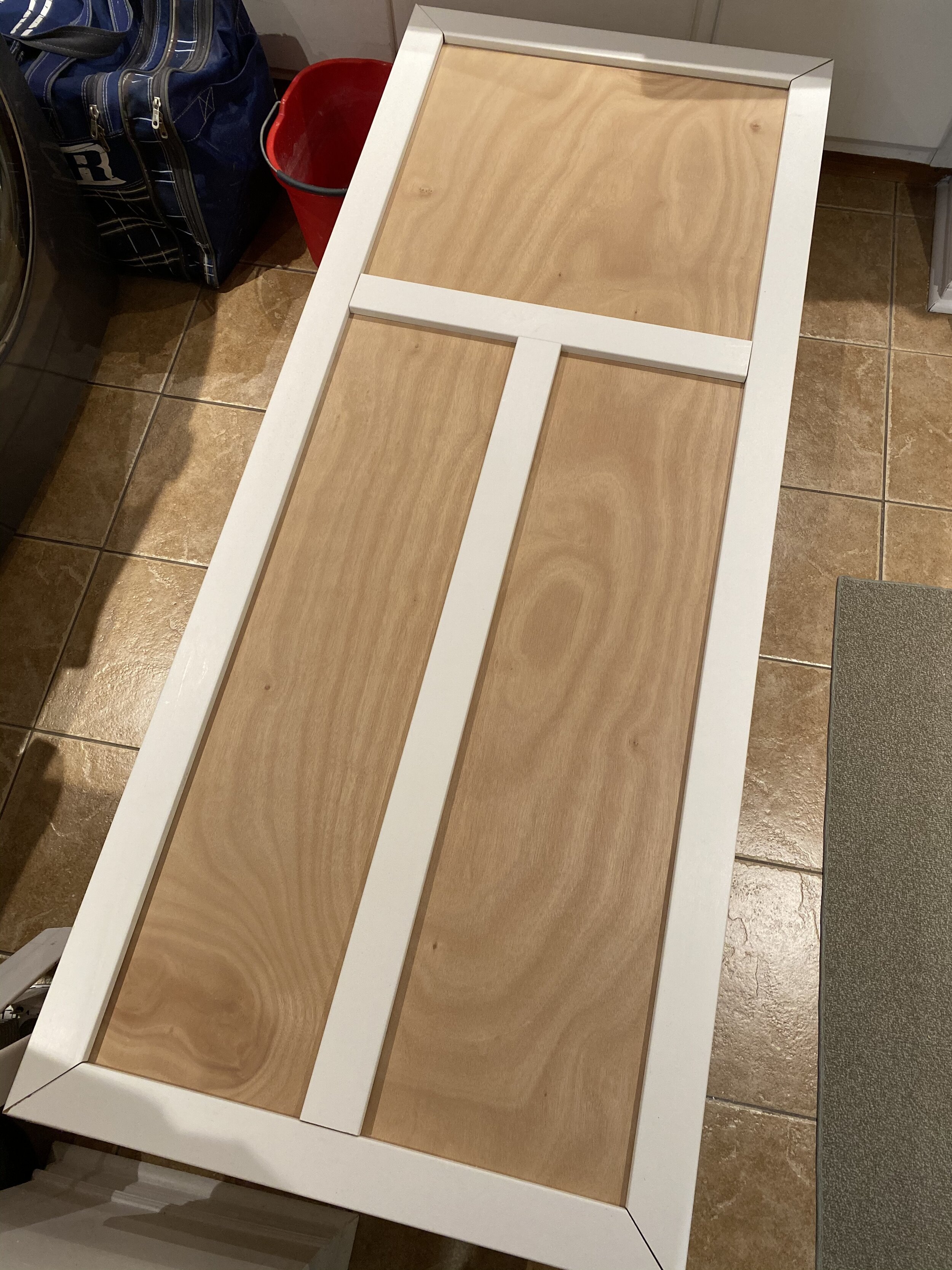Réalisation de porte coulissante sur mesure en bois et résine