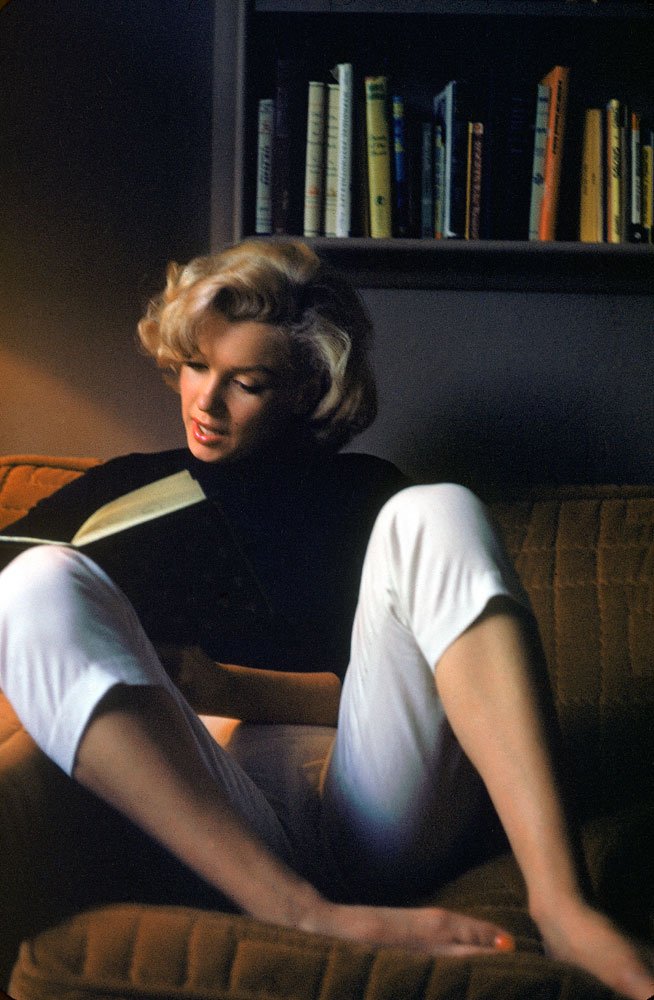 marylin-monroe-at-home-11.jpg