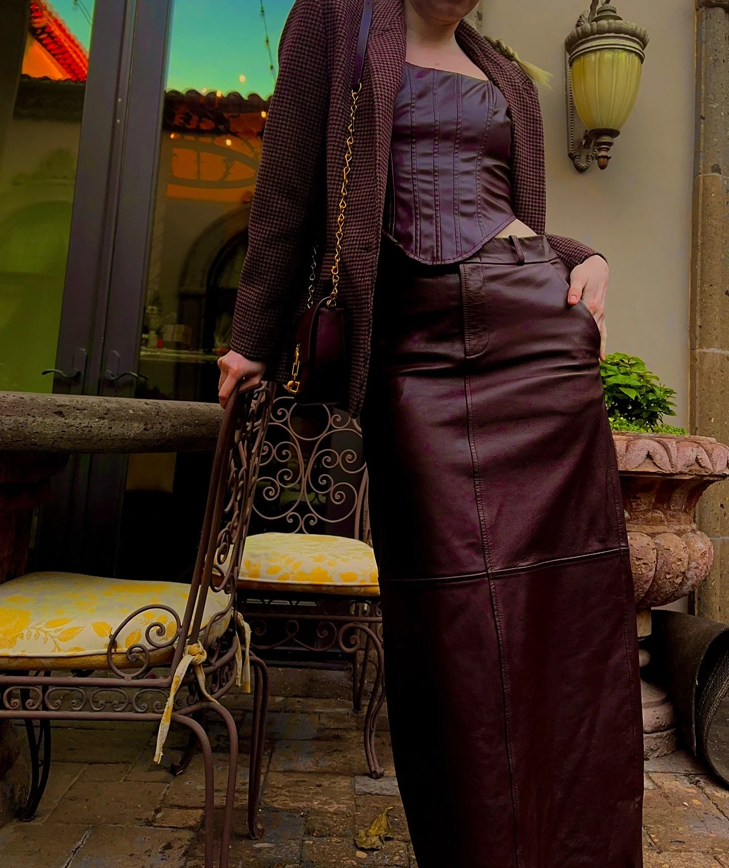 I&rsquo;m looking for something that says &ldquo;Dad likes leather!&rdquo; &hellip;. Something that says &ldquo;Leather Daddy&rdquo; 😉😂 #ootd #ootn #styleinspo
#fashion #fashioninspo #outfitinspo #stylist #style #trending #trendy #trendingfashion #