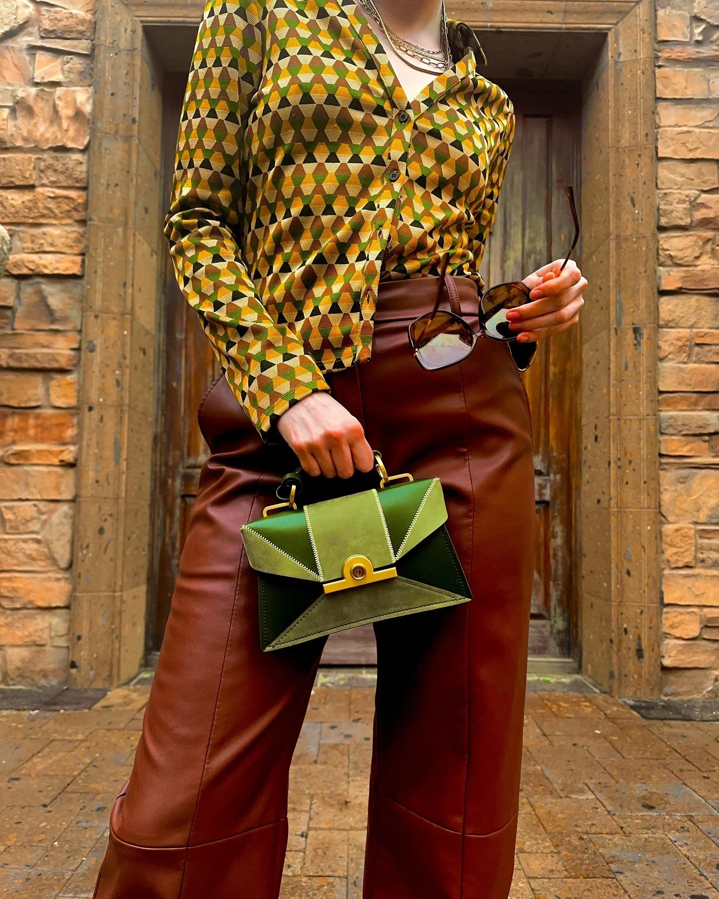 Just hangin&rsquo; out, down the street&hellip; the same ol&rsquo; thing, we did last week 🌼👢📻